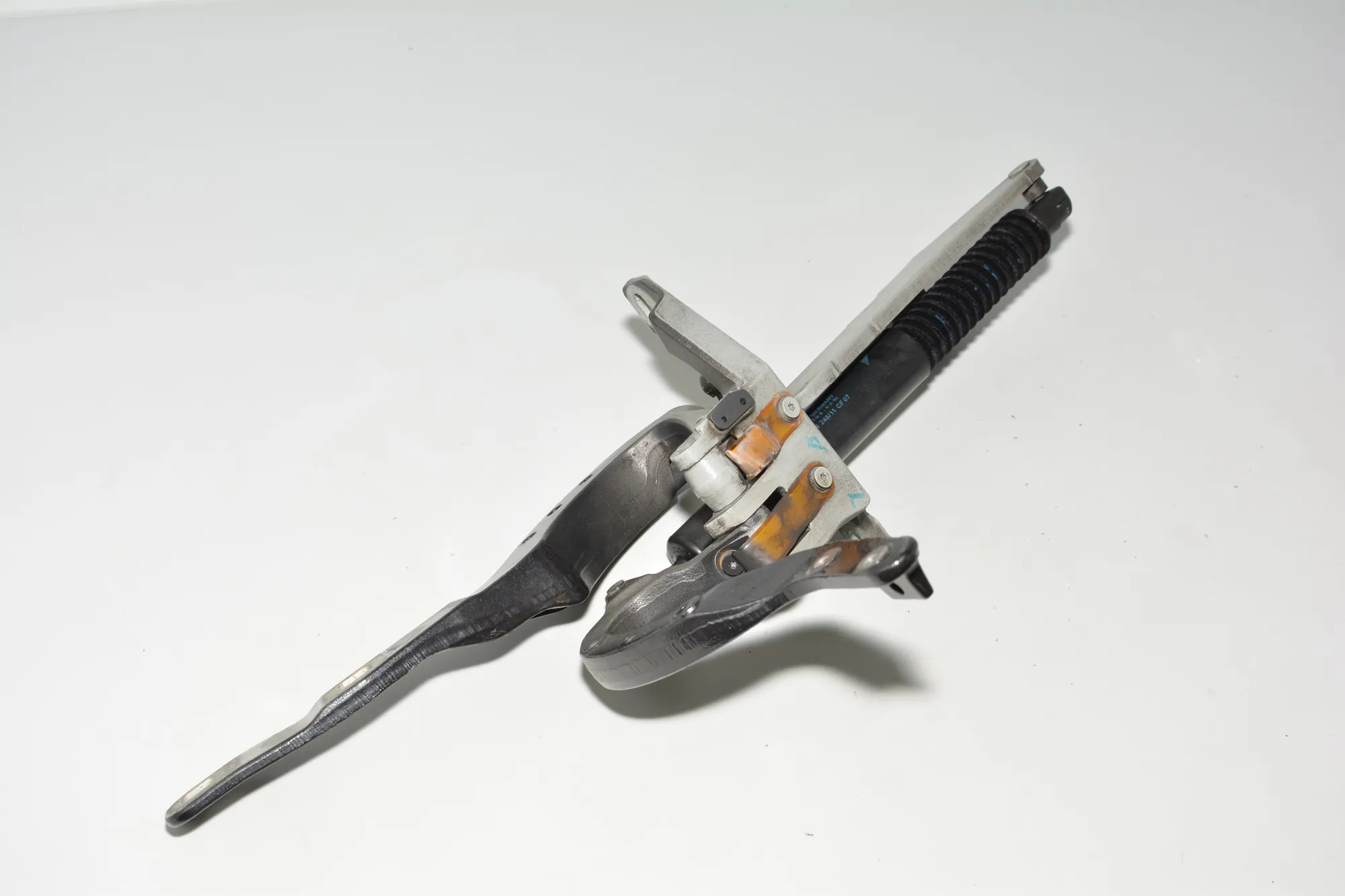 Left Side Bootlid Hinge – OEM 7206639 · BMW 5 Touring (F11) 520 d 2011 – 4