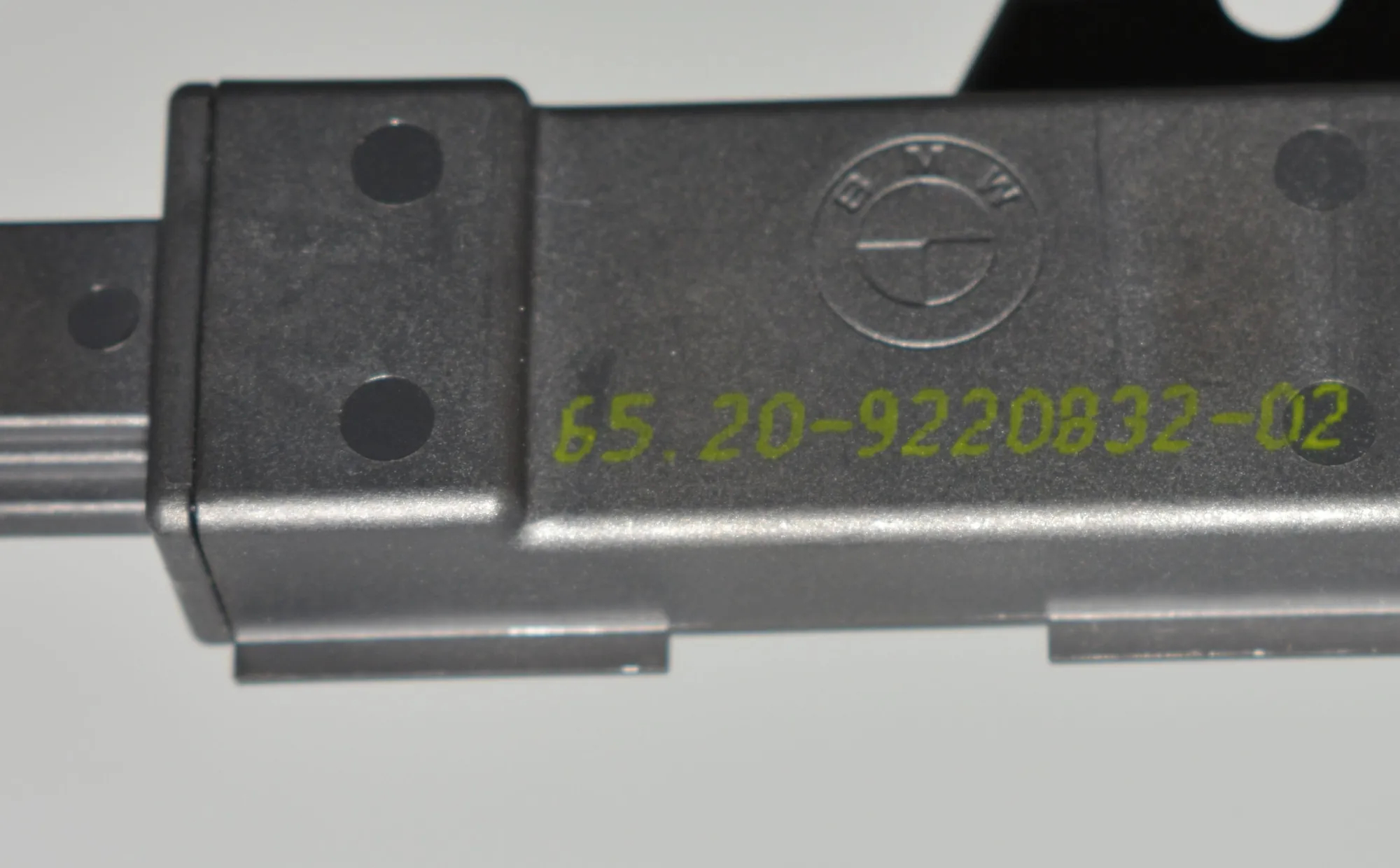 Antenna – OEM 9220832 · BMW 5 Touring (F11) 520 d 2011 – 4