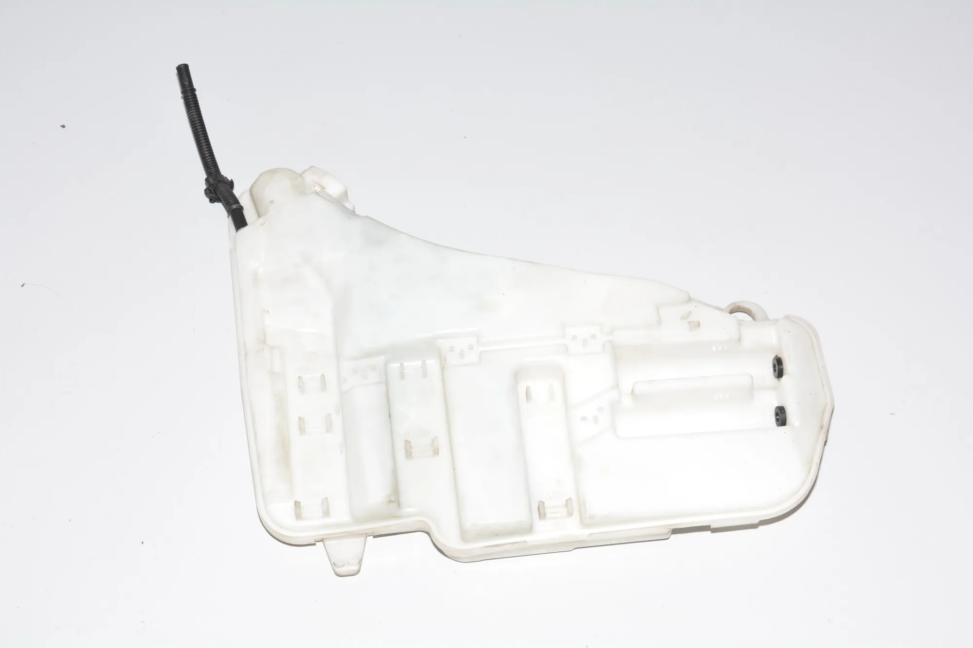 Window Washer Tank – OEM 8050439 · BMW 5 Touring (F11) 520 d 2011