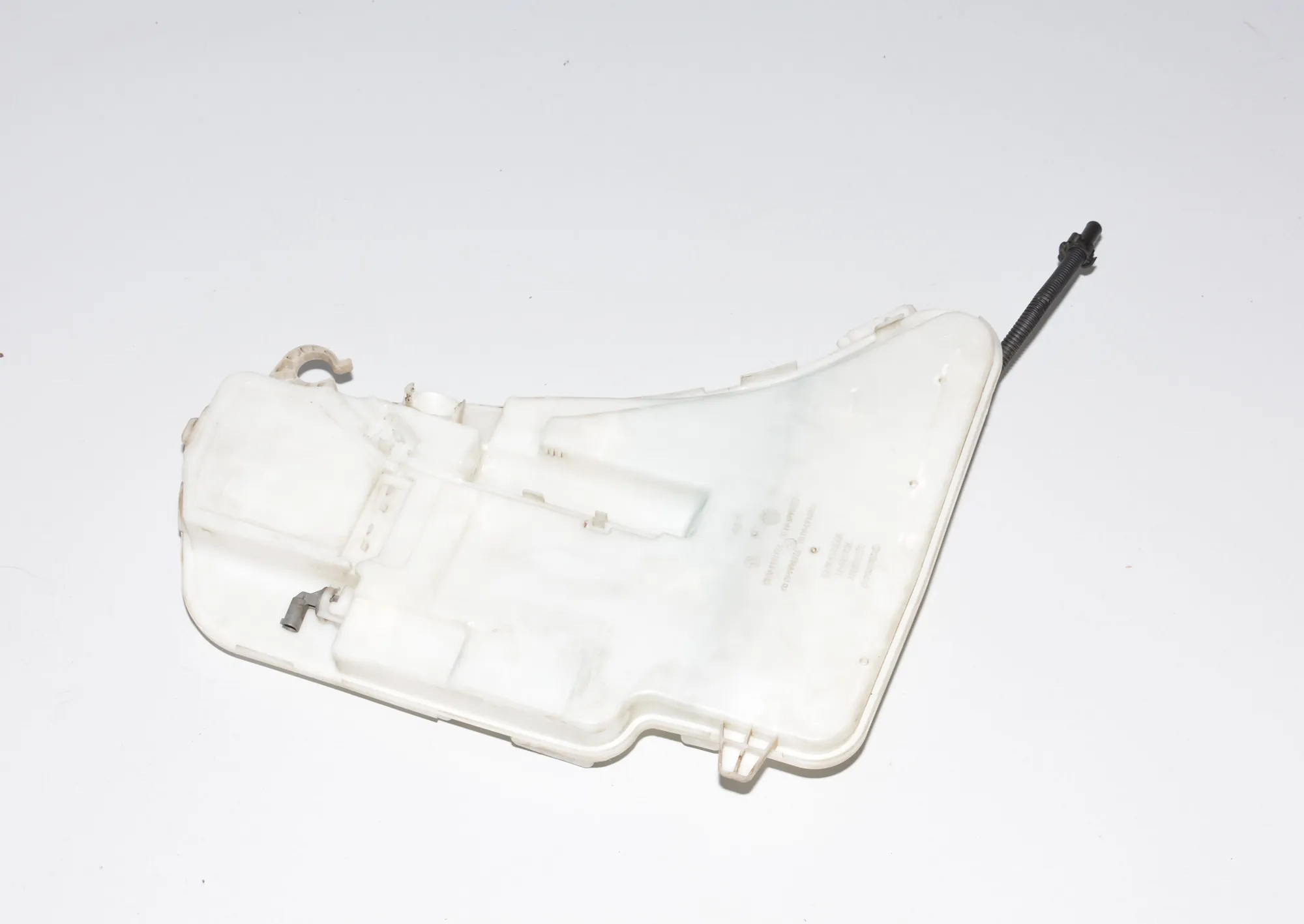 Window Washer Tank – OEM 8050439 · BMW 5 Touring (F11) 520 d 2011 – 4