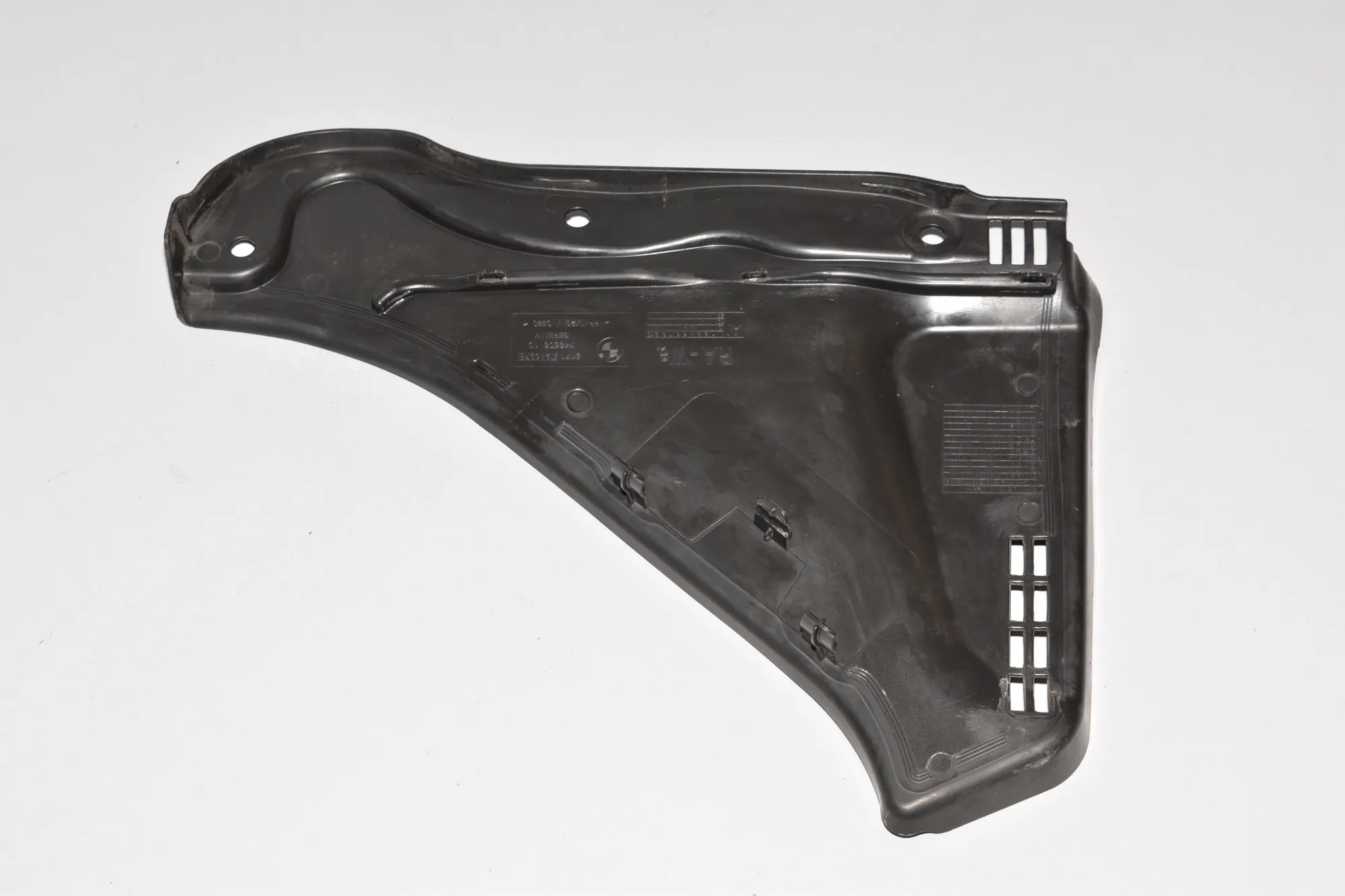 Front Wiper Cowl Trim – OEM 7216978 · BMW 5 Touring (F11) 520 d 2011 – 4