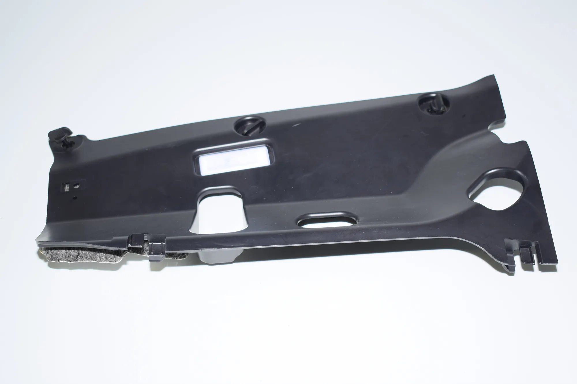 Dashboard Lower Trim – OEM 9252421 · BMW X6 (F16, F86) BMW X6 (F16, F86) 2016 – 2