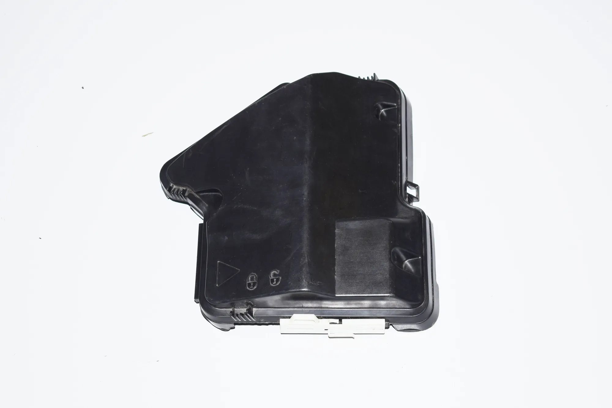 Fuse Box Cover – OEM 7555124 · BMW X6 (F16, F86) BMW X6 (F16, F86) 2016 – 2