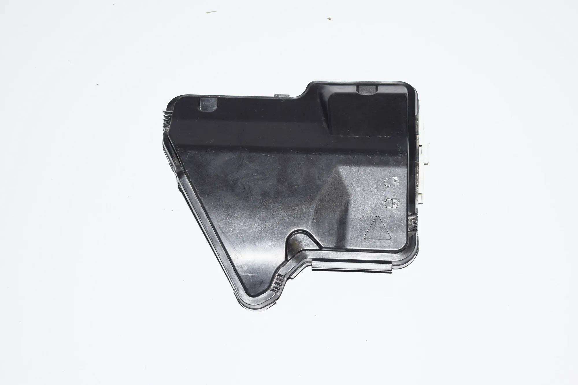 Fuse Box Cover – OEM 7555124 · BMW X6 (F16, F86) BMW X6 (F16, F86) 2016