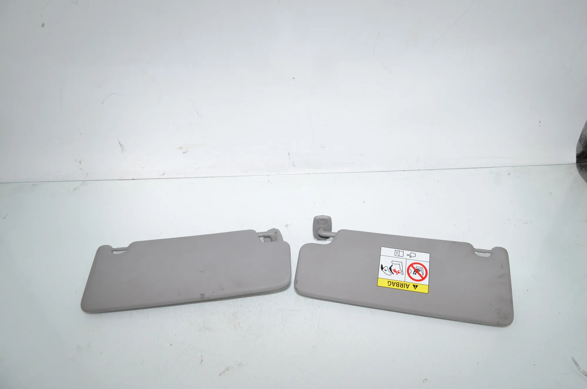 Right Side Sun Visor – OEM 5A3BCA6 · BMW 2 Active Tourer (F45) 225 xe 2018 – 3