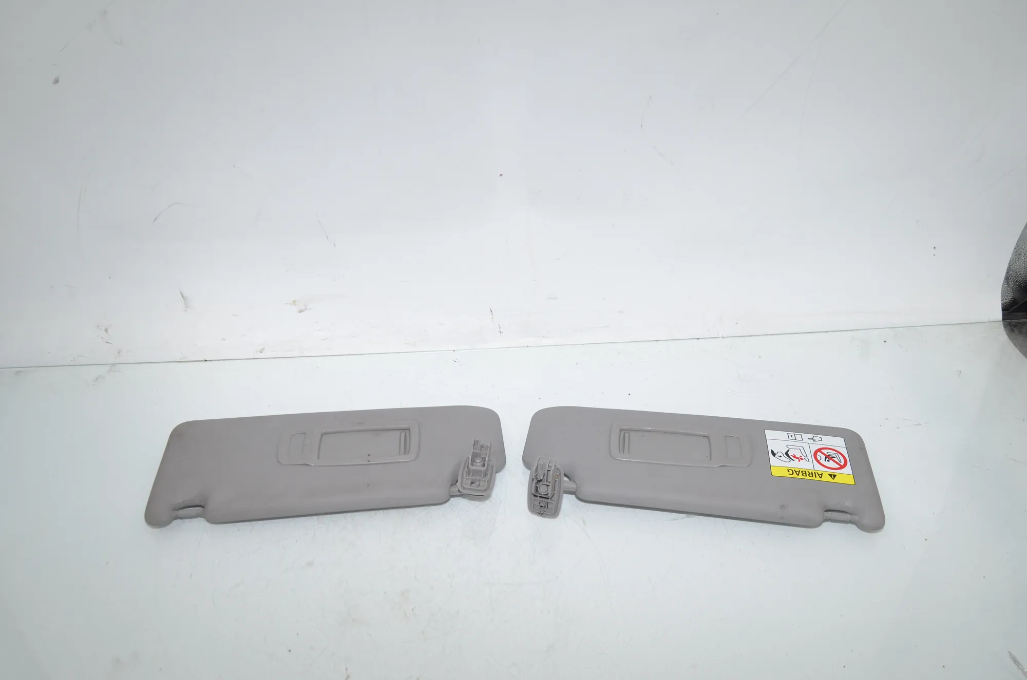 Right Side Sun Visor – OEM 5A3BCA6 · BMW 2 Active Tourer (F45) 225 xe 2018 – 2