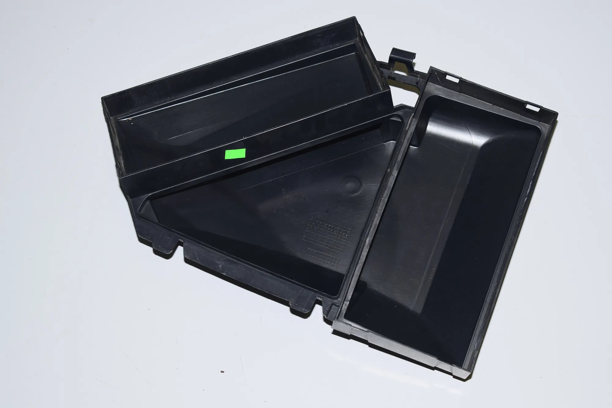 Air Filter Box Upper Part – OEM 9245588 · BMW X6 (F16, F86) BMW X6 (F16, F86) 2016