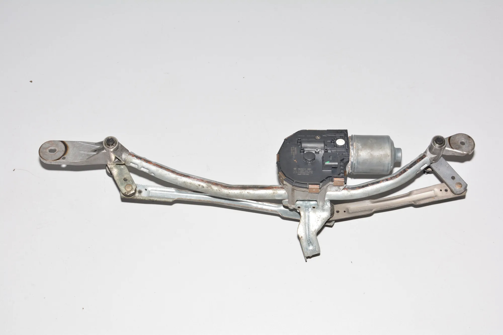 Front Windshield Wiper Mechanism – OEM 3397021521 · BMW 5 Touring (F11) 520 d 2011