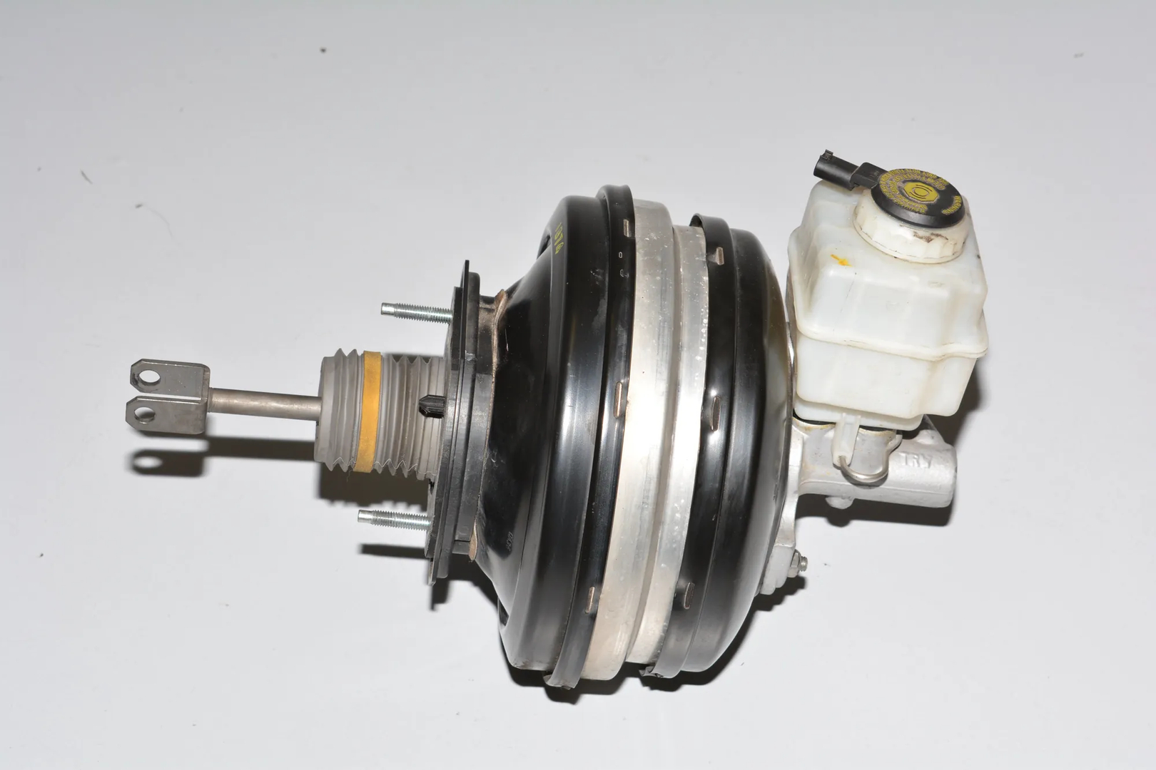 Brake Servo Booster – OEM 6796726 · BMW 5 Touring (F11) 520 d 2011 – 3