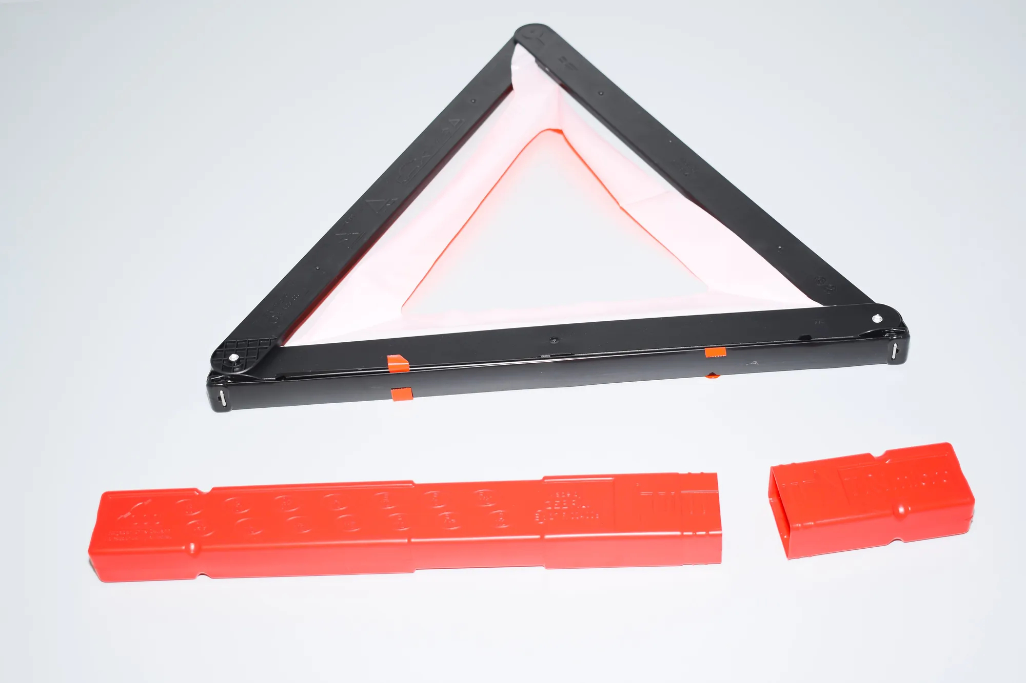 Warning Triangle – OEM 6770487 · BMW 3 Touring (E91) 325 d 2011 – 3