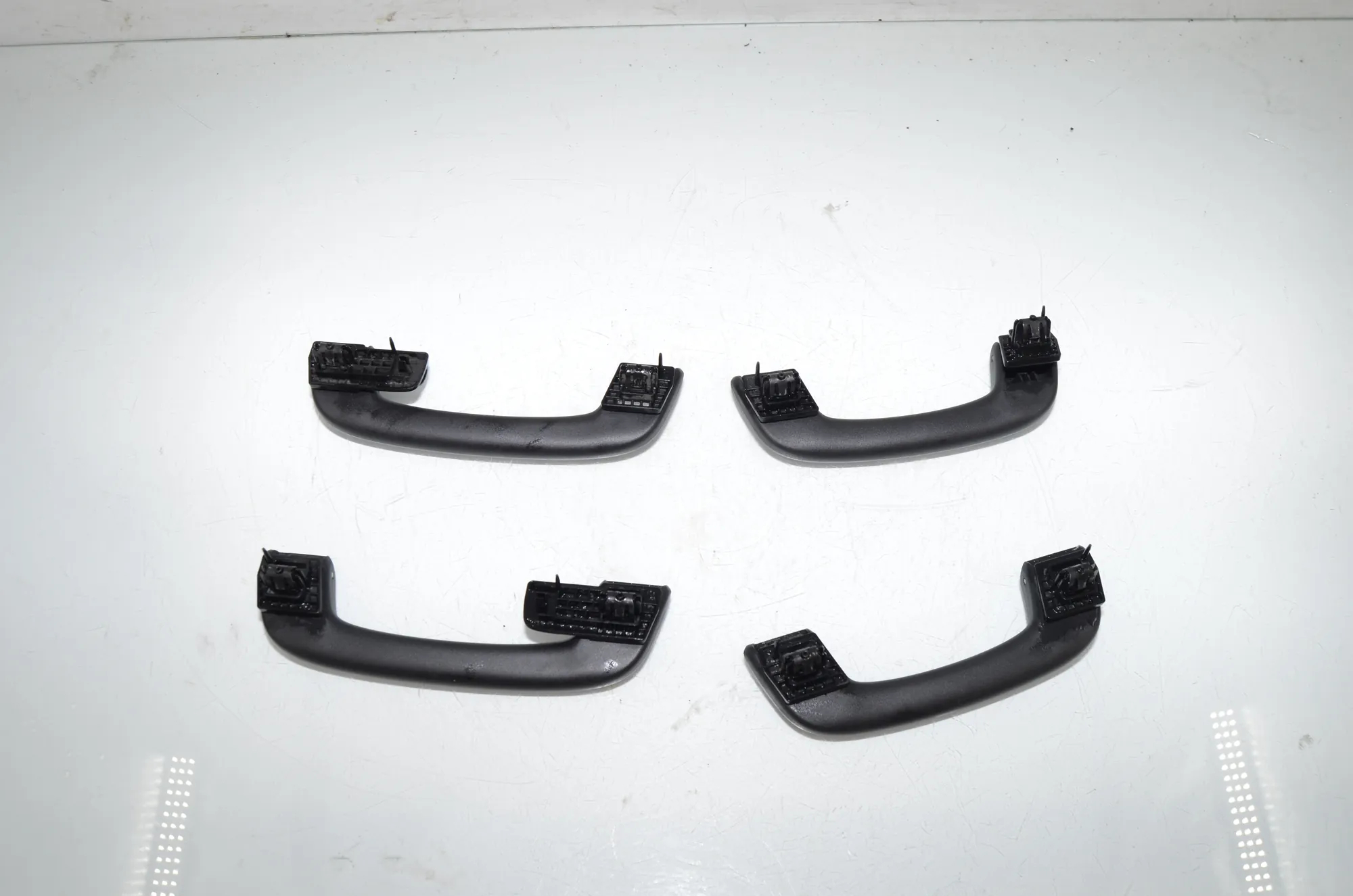 Interior Roof Handle Set – OEM 8061360 · BMW X1 (F48) xDrive 25 i 2020 – 3