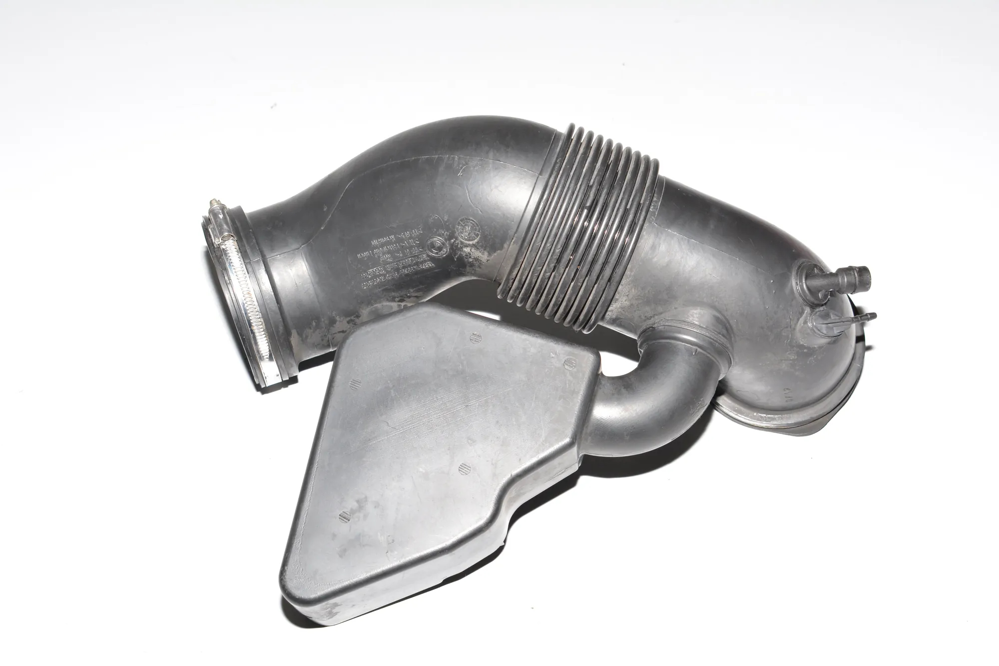 Air Intake Tube – OEM 1438285 · BMW X5 (E53) 4.6 is 2002 – 4