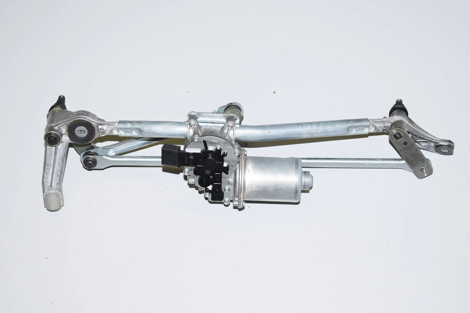 Front Windshield Wiper Mechanism – OEM 6978264 · BMW 3 Touring (E91) 325 d 2011 – 3