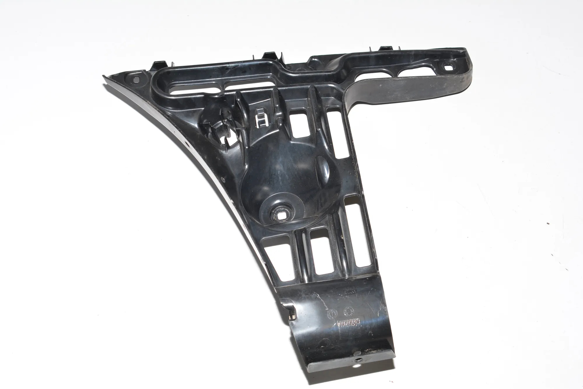 Rear Left Bumper Bracket – OEM 7008839 · BMW 6 Cabrio (E64) 650 i 2005