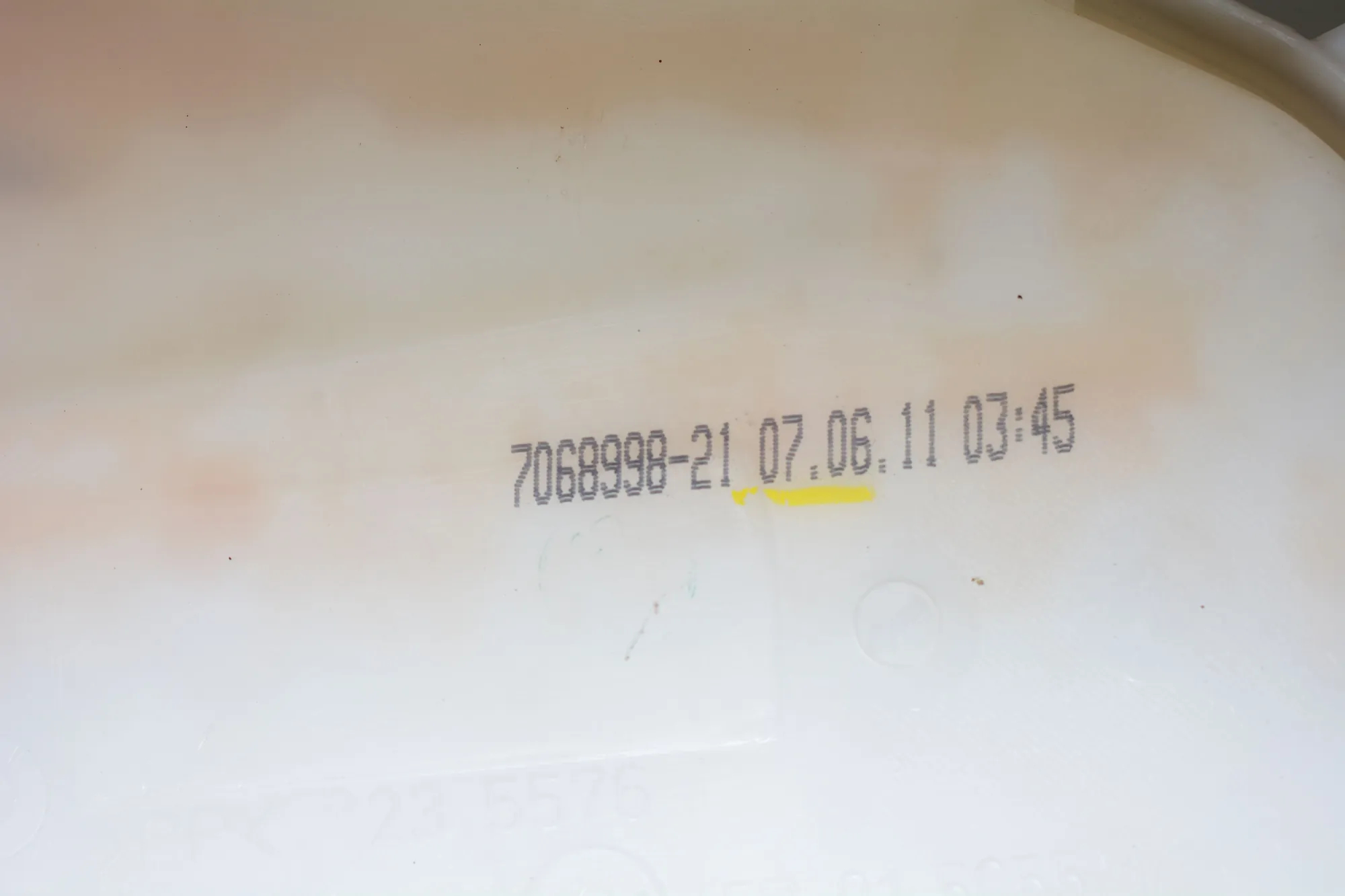 Window Washer Tank – OEM 7068998 · BMW 3 Touring (E91) 325 d 2011 – 5