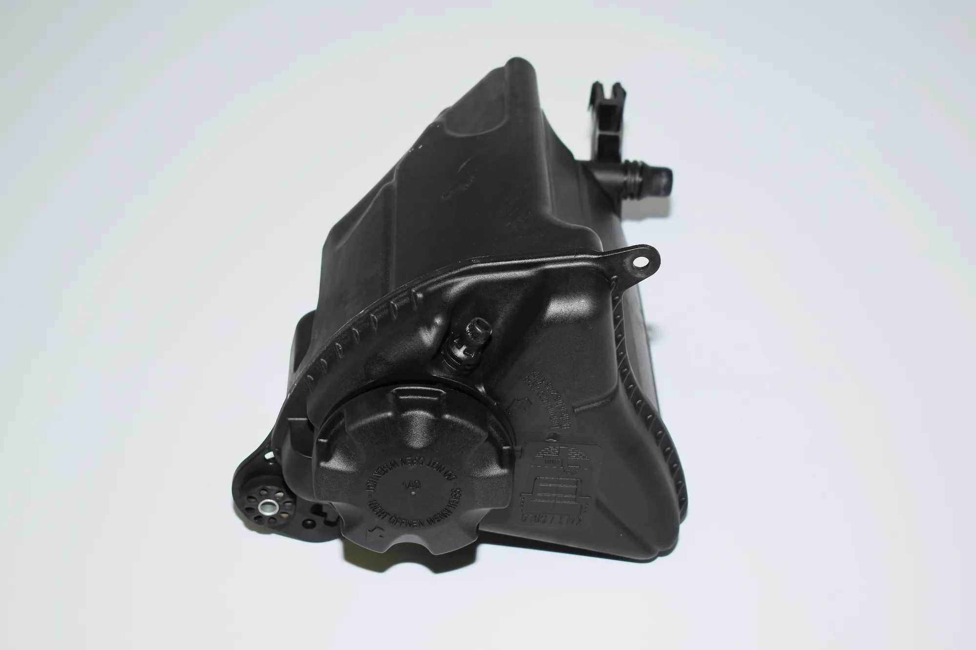 Expansion Tank – OEM 7601949 · BMW 5 (F10) 520 d 2011 – 2