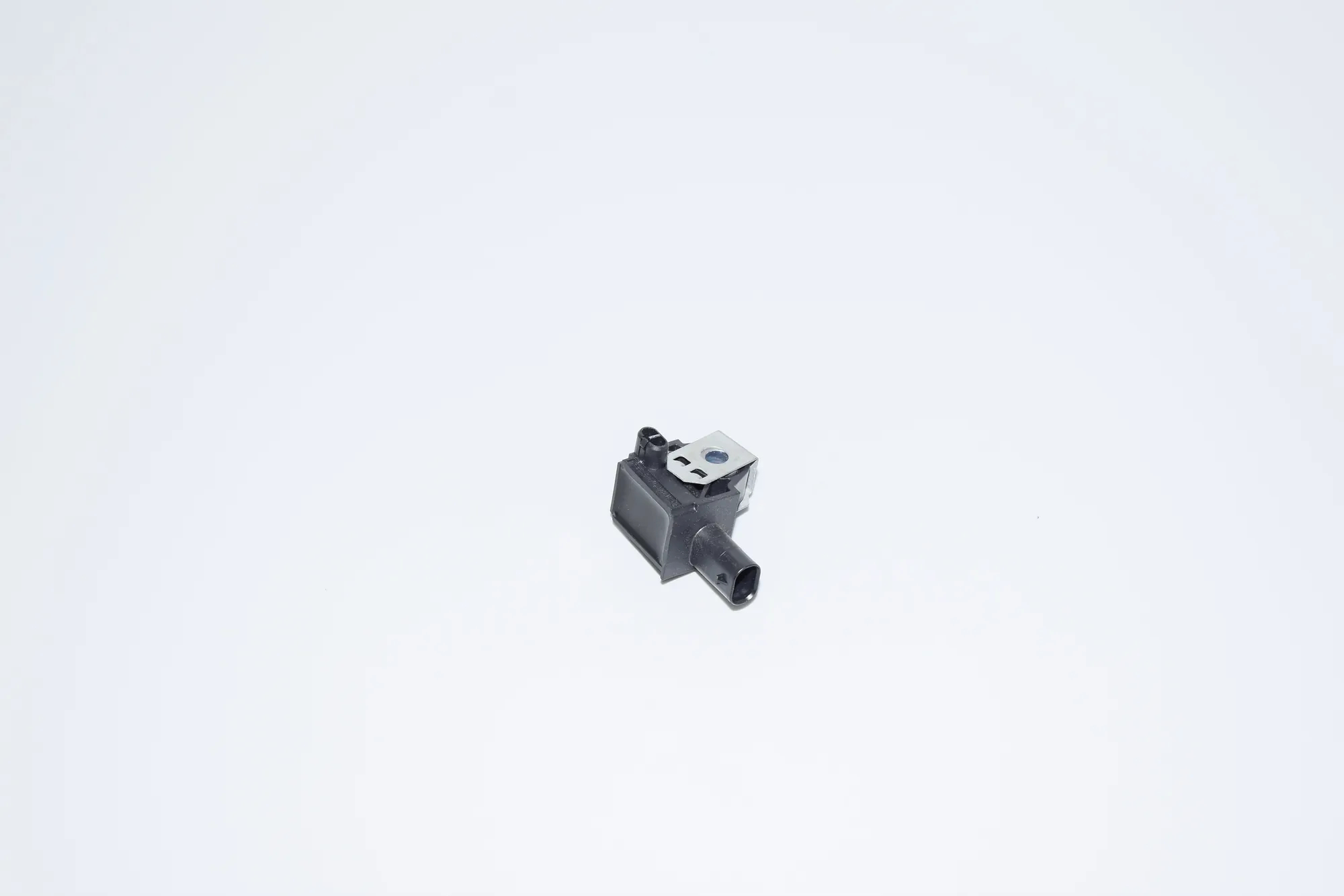 Front Right Impact Sensor – OEM 9224177 · BMW 5 (F10) 520 d 2011 – 3