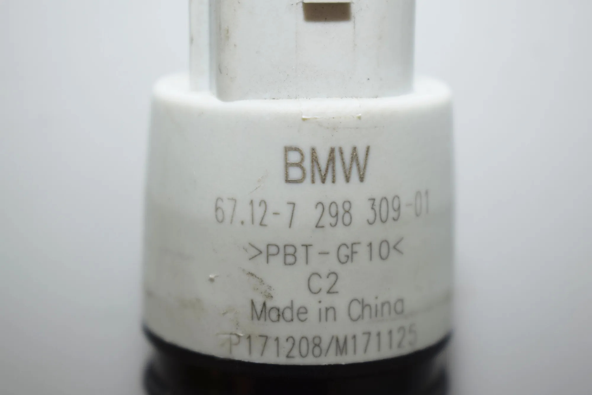 Washer Tank Motor – OEM 7298309 · BMW 4 Gran Coupe (F36) BMW 4 Gran Coupe (F36) 2014 – 5