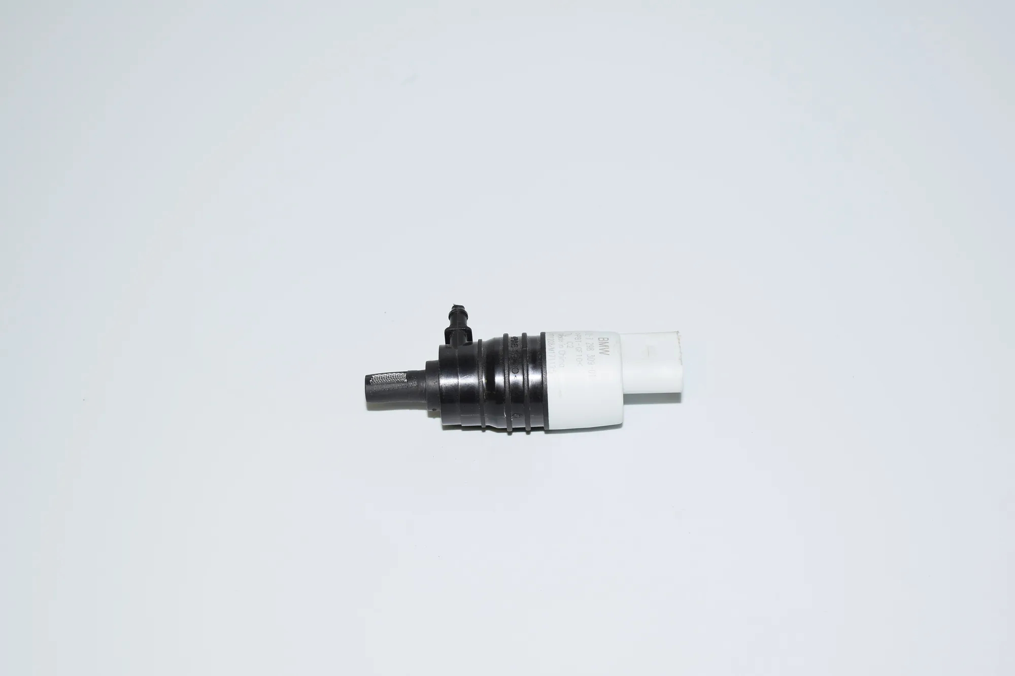 Washer Tank Motor – OEM 7298309 · BMW 4 Gran Coupe (F36) BMW 4 Gran Coupe (F36) 2014