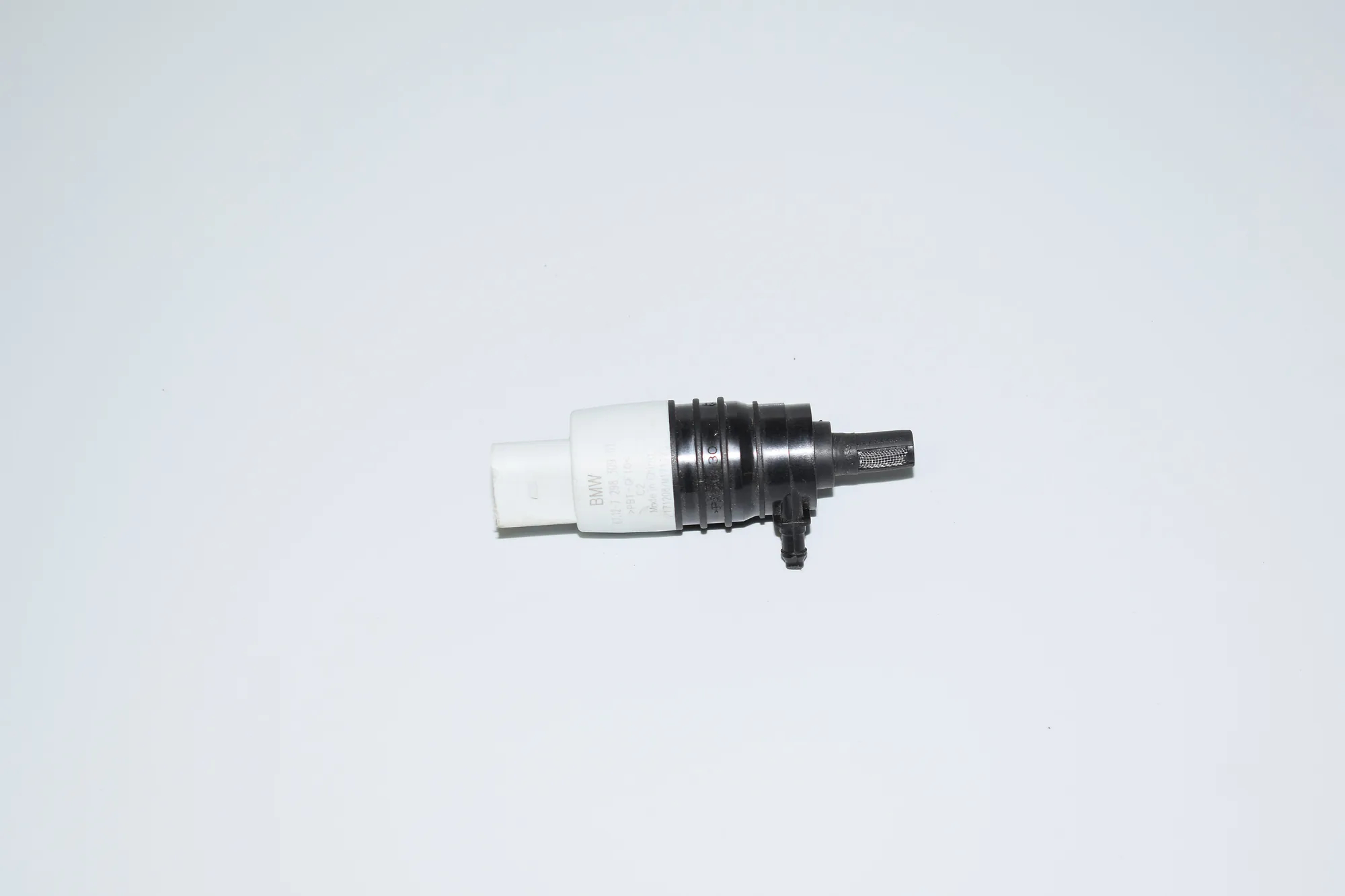 Washer Tank Motor – OEM 7298309 · BMW 4 Gran Coupe (F36) BMW 4 Gran Coupe (F36) 2014 – 3