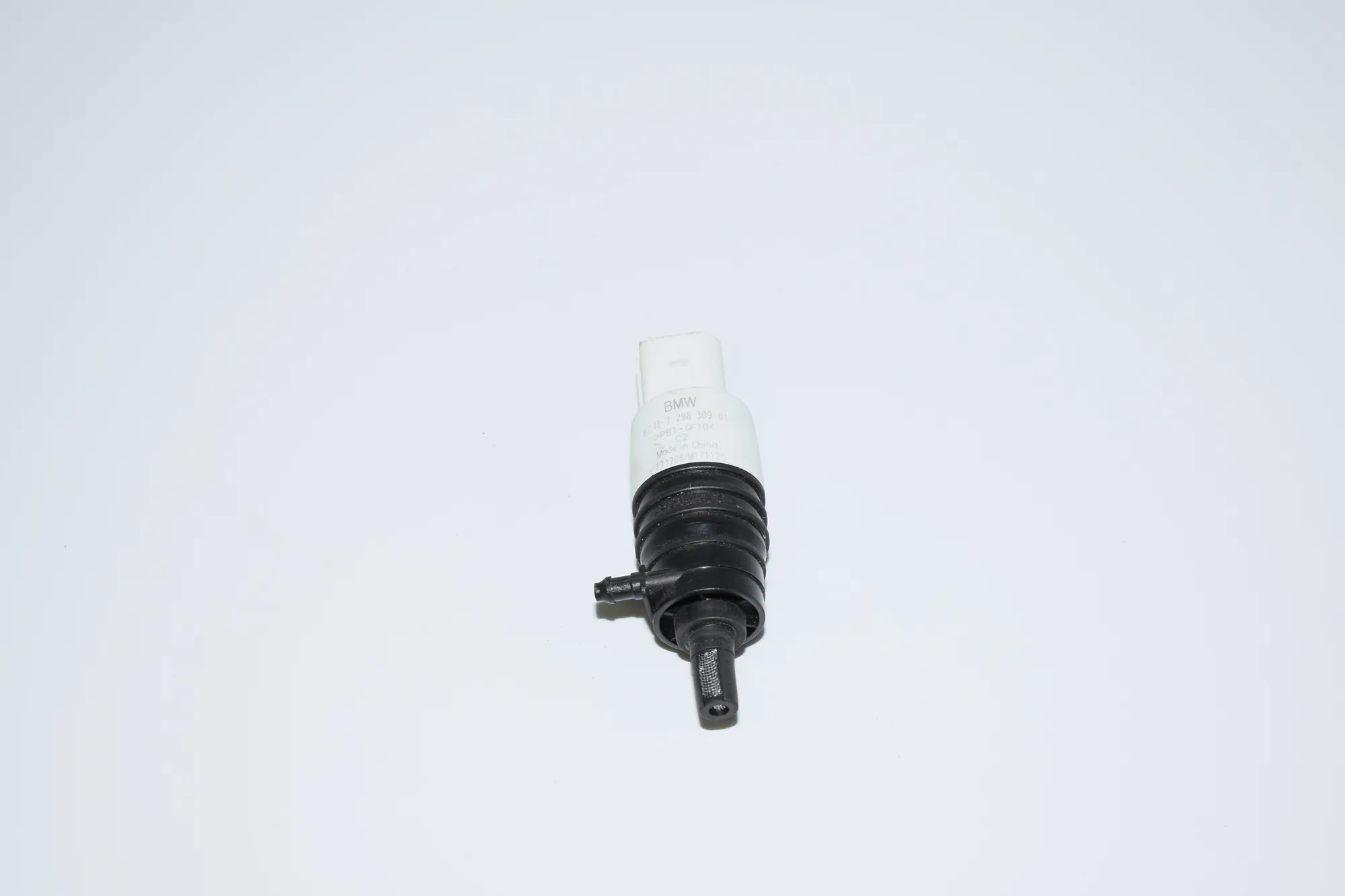Washer Tank Motor – OEM 7298309 · BMW 4 Gran Coupe (F36) BMW 4 Gran Coupe (F36) 2014 – 2