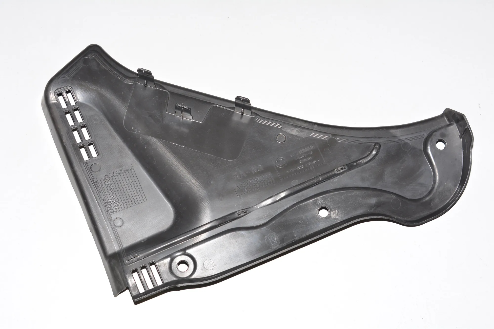 Front Wiper Cowl Trim – OEM 7216978 · BMW 5 (F10) 520 d 2011 – 3
