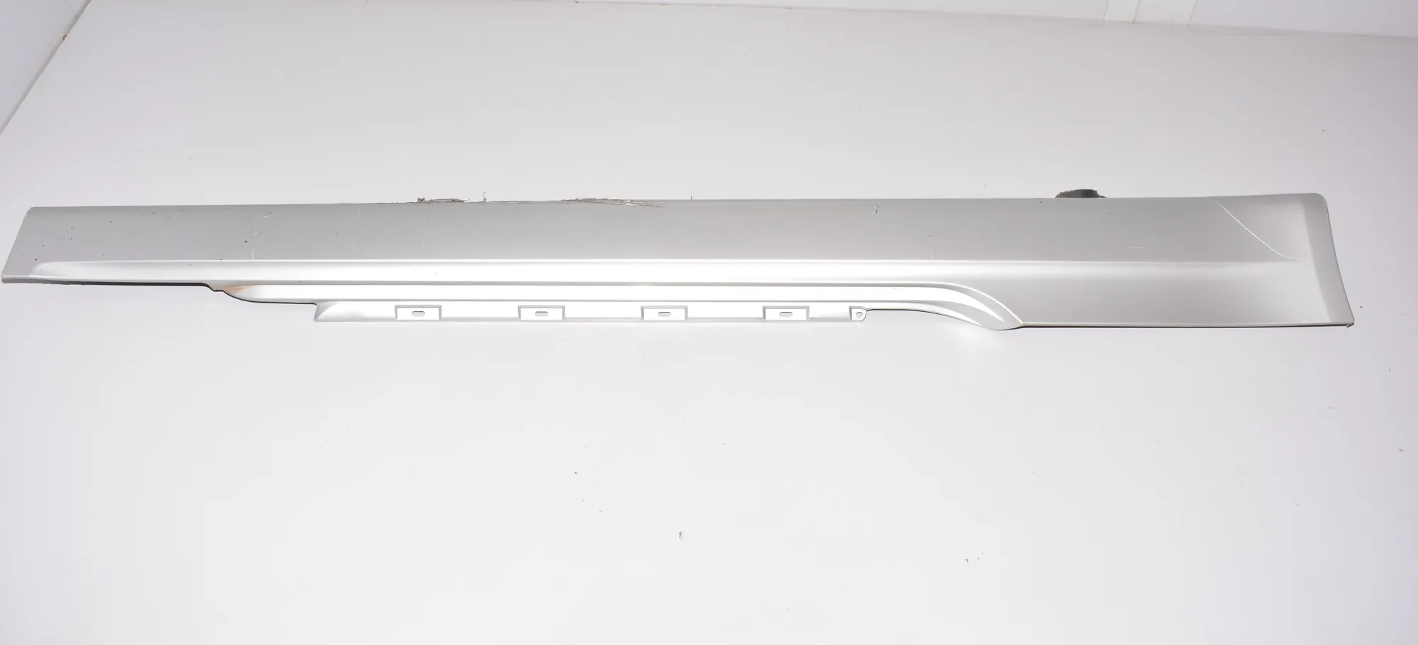 Right Side Plastic Sideskirt Cover – OEM 7008856 · BMW 6 Cabrio (E64) 650 i 2005