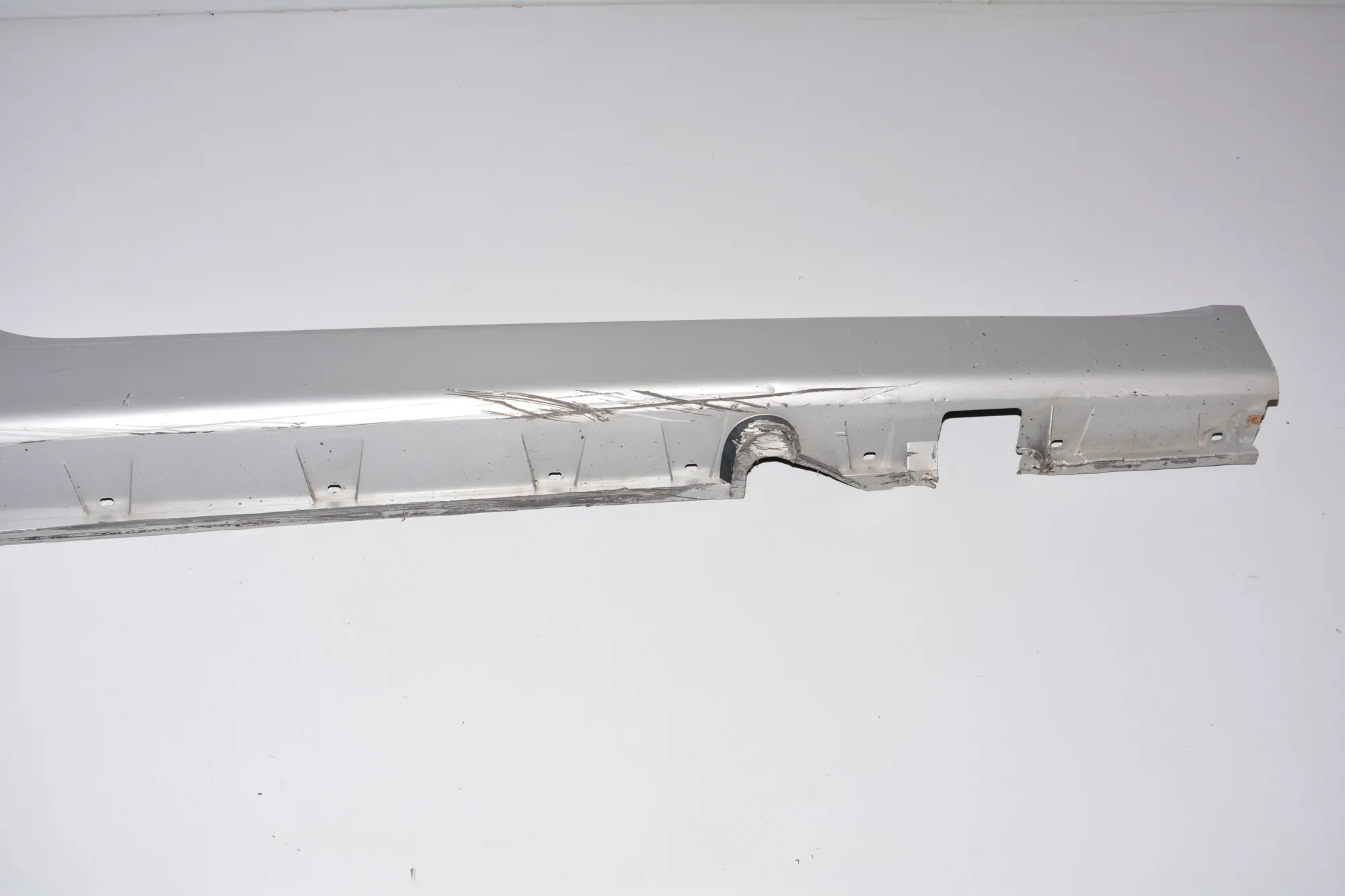 Right Side Plastic Sideskirt Cover – OEM 7008856 · BMW 6 Cabrio (E64) 650 i 2005 – 6