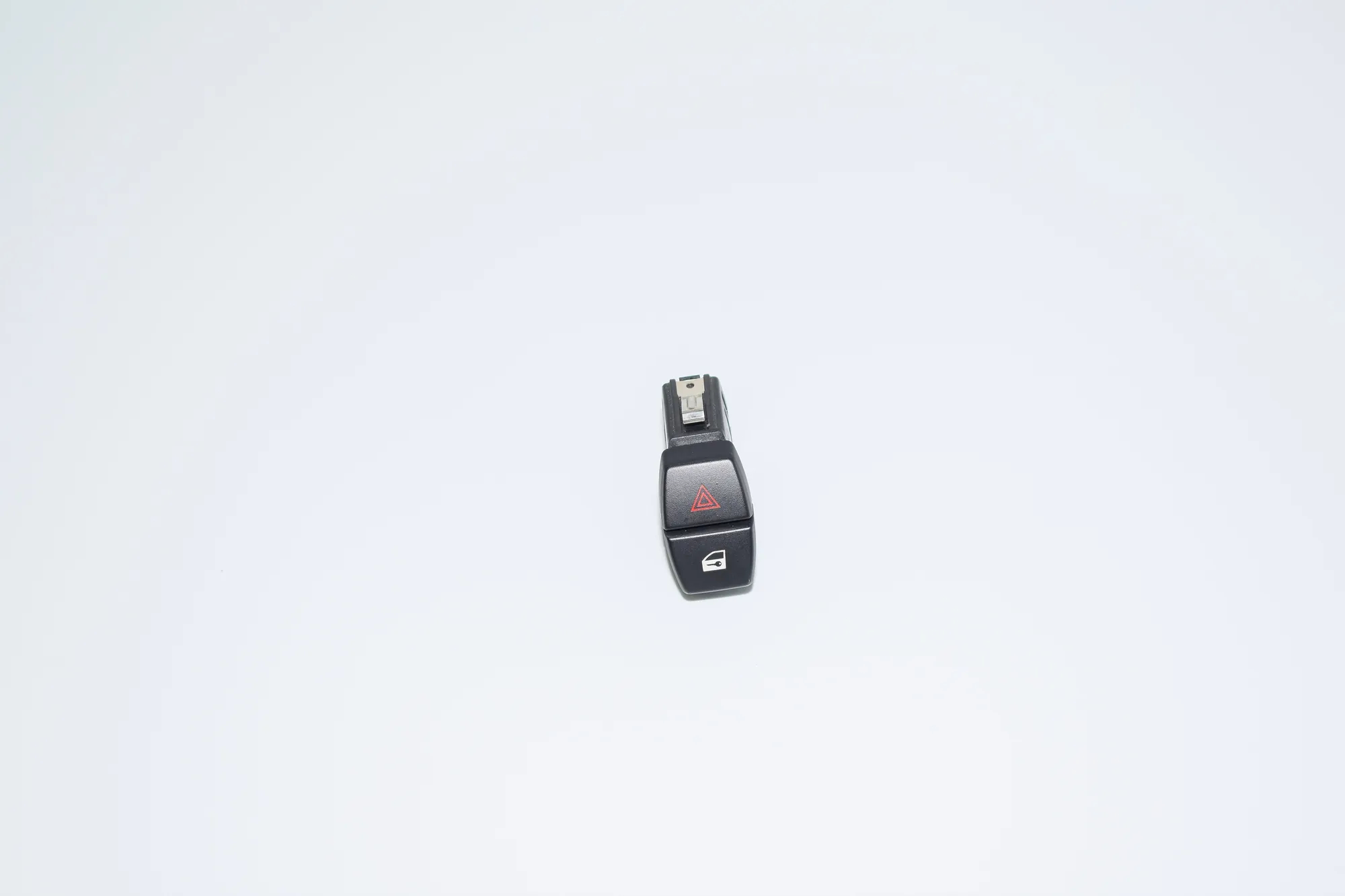 Hazard Button – OEM 9161896 · BMW 5 (F10) 520 d 2011 – 2