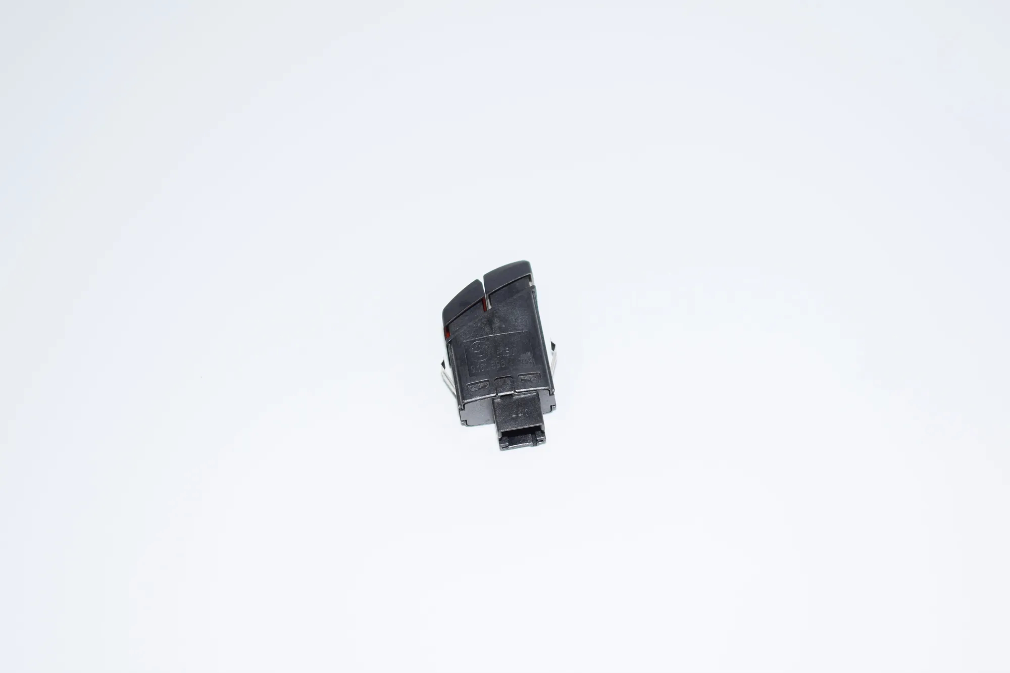Hazard Button – OEM 9161896 · BMW 5 (F10) 520 d 2011 – 4