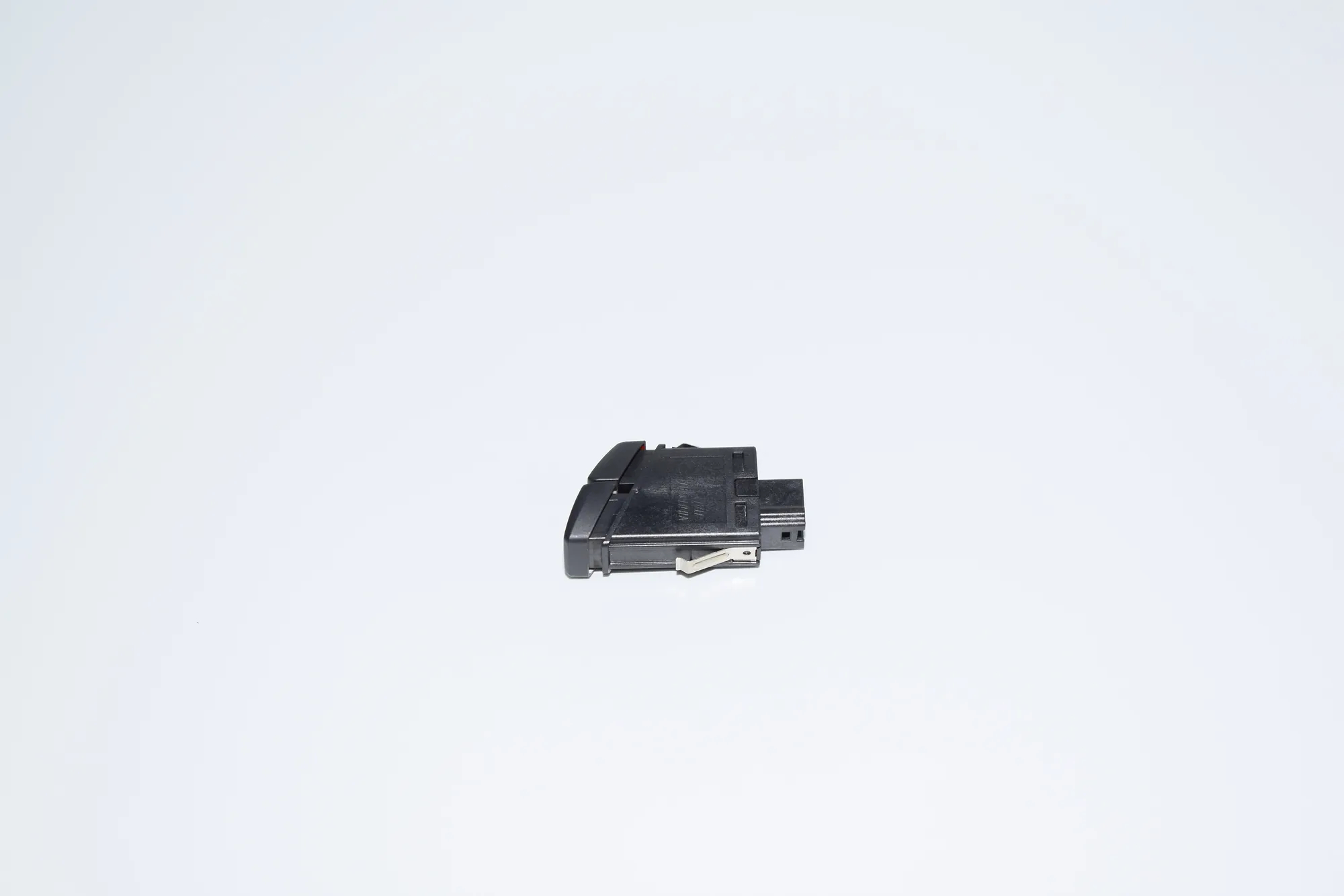 Hazard Button – OEM 9161896 · BMW 5 (F10) 520 d 2011 – 3