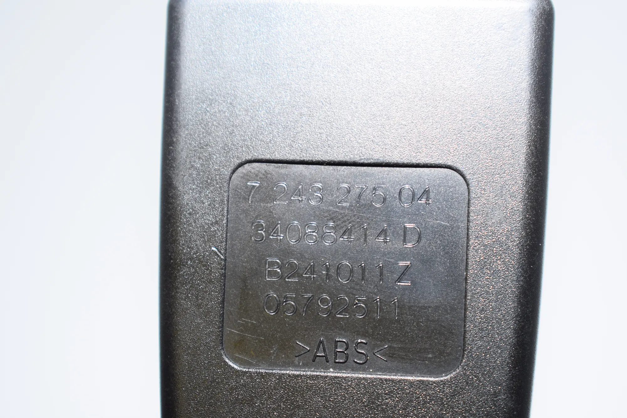 Rear Middle Seat Buckle – OEM 7243275 · BMW 5 (F10) 520 d 2011 – 4