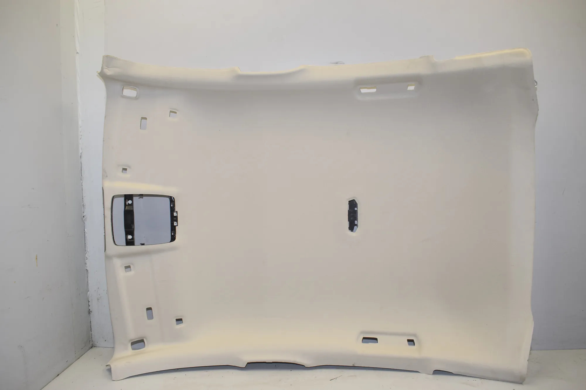 Roof Headliner – OEM 9871013 · BMW i4 (G26) BMW i4 (G26) eDrive35 2022 – 2