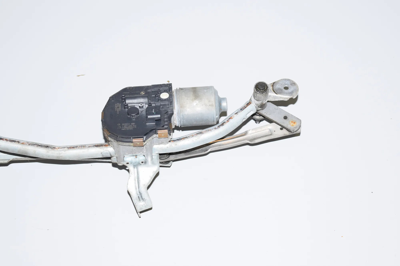 Front Windshield Wiper Mechanism – OEM 7305562 · BMW 5 (F10) 520 d 2011 – 2