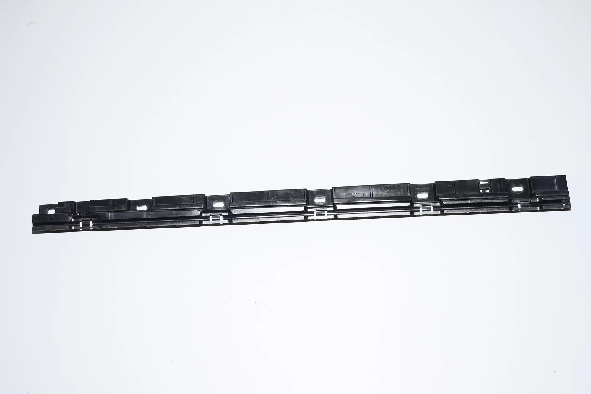 Sideskirt Bracket – OEM 7184778 · BMW 5 (F10) 520 d 2011