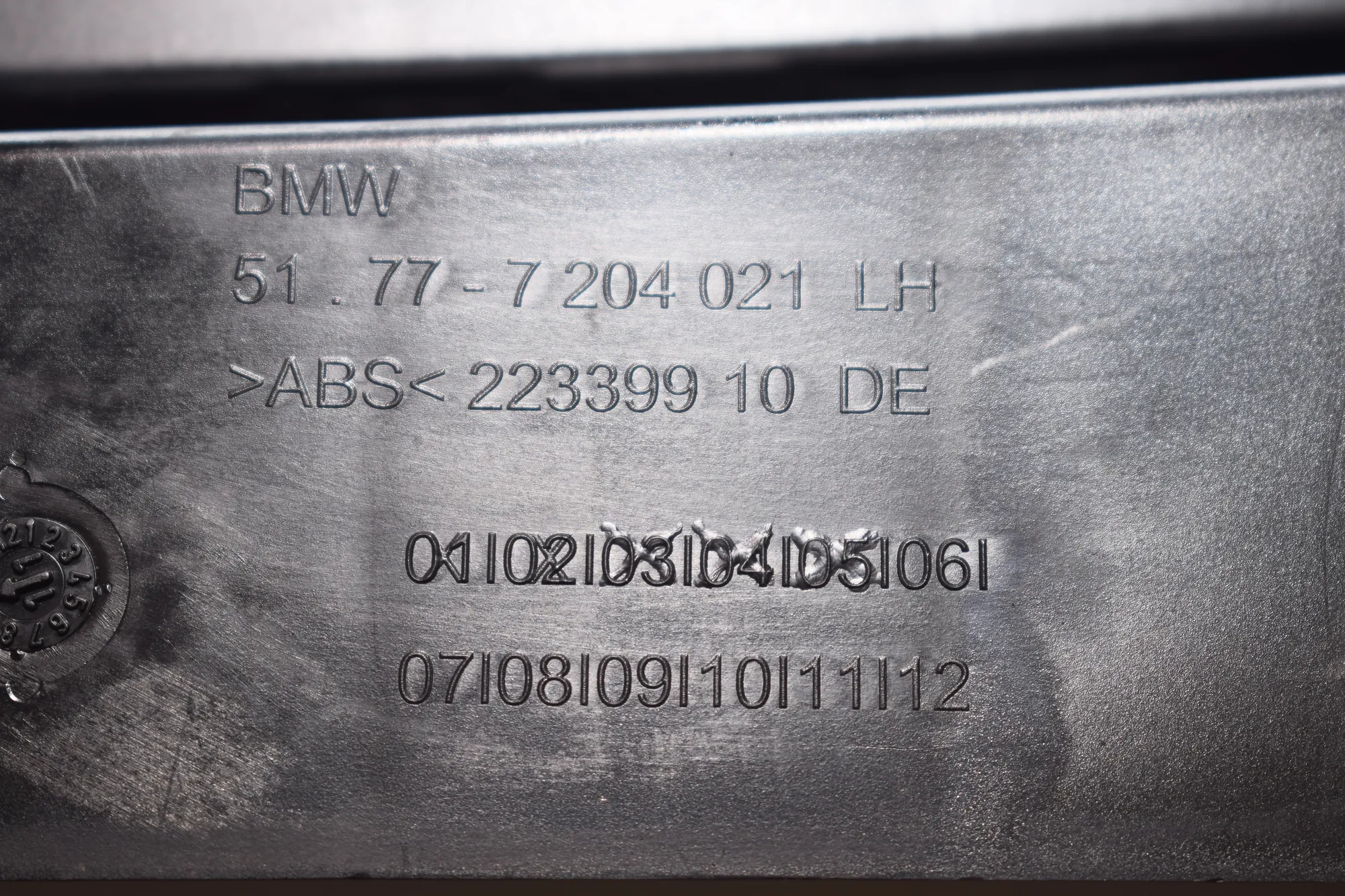 Sideskirt Bracket – OEM 7204021 · BMW 5 (F10) 520 d 2011 – 5