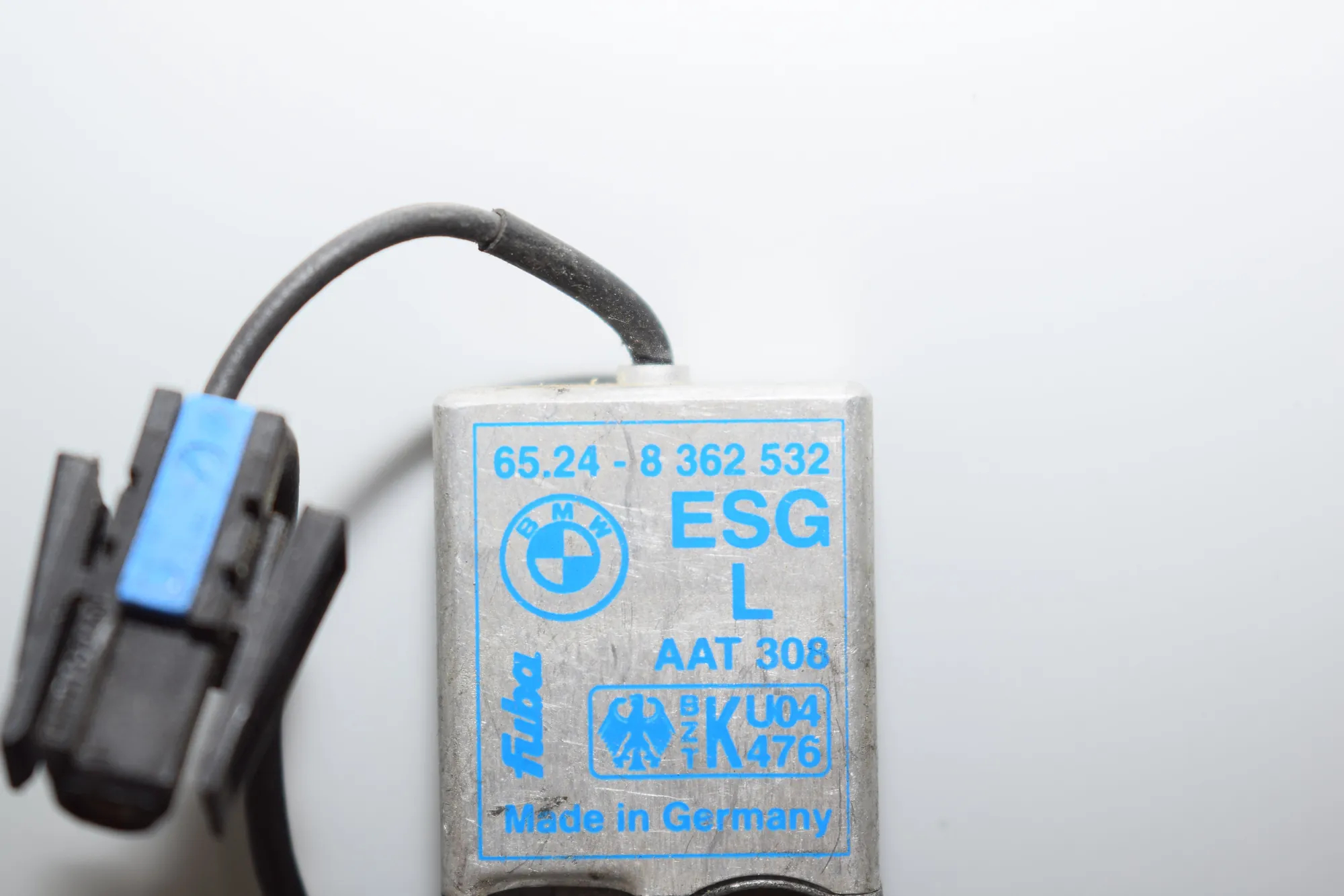 Antenna Amplifier – OEM 8362532 · BMW 5 Touring (E39) BMW 5 Touring (E39) 2001 – 4