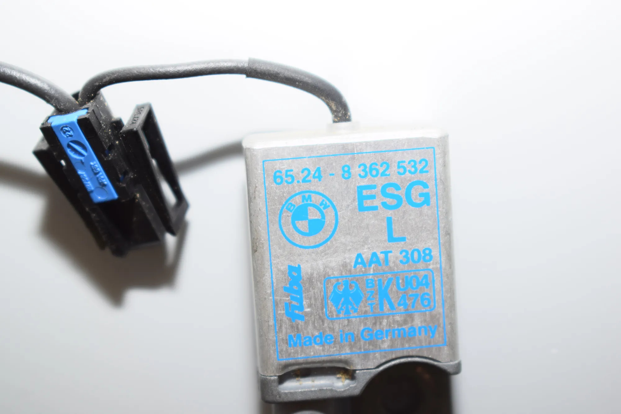 Antenna Amplifier – OEM 8362532 · BMW 5 Touring (E39) BMW 5 Touring (E39) 2001 – 4