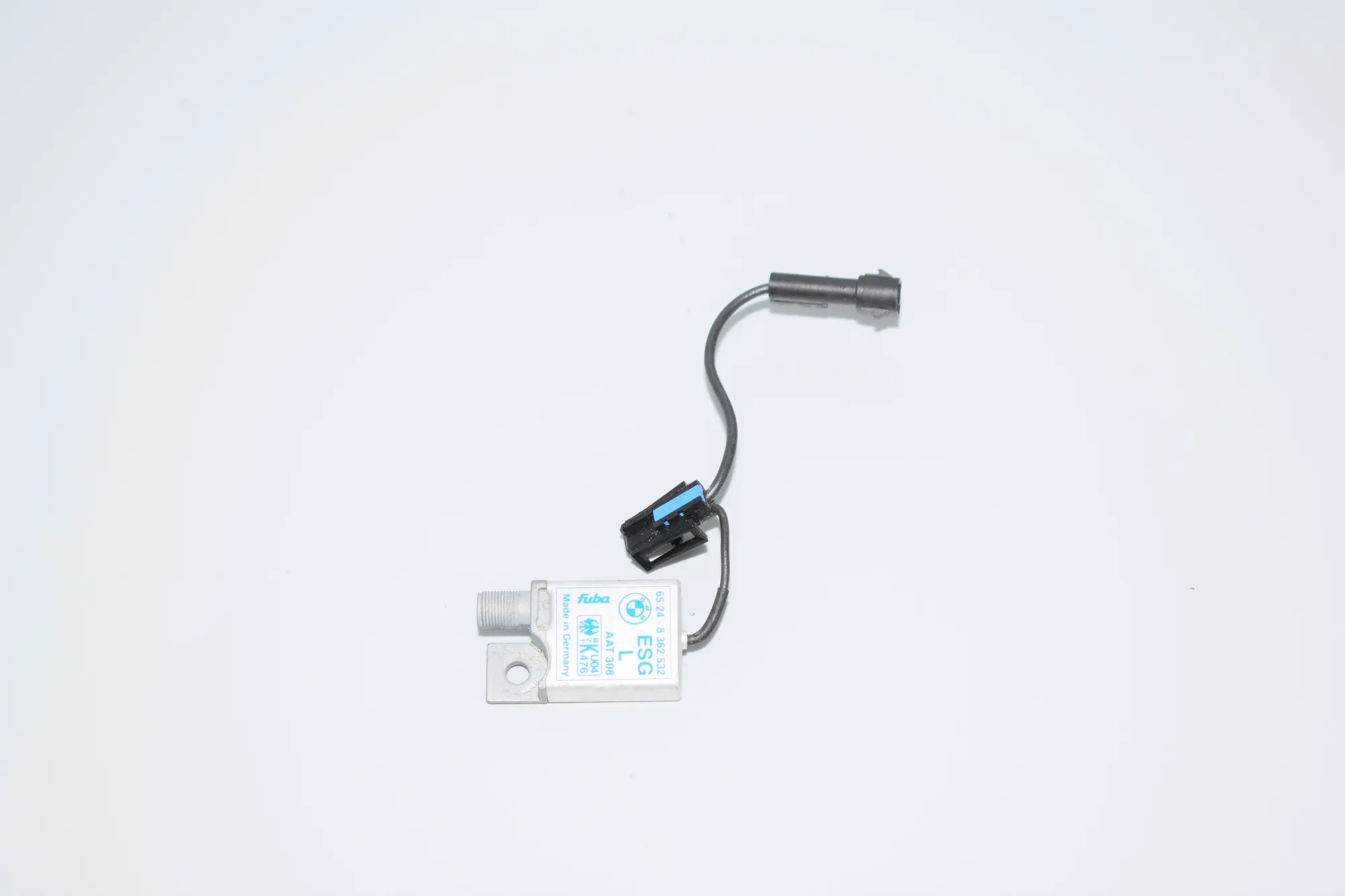 Antenna Amplifier – OEM 8362532 · BMW 5 Touring (E39) BMW 5 Touring (E39) 2001