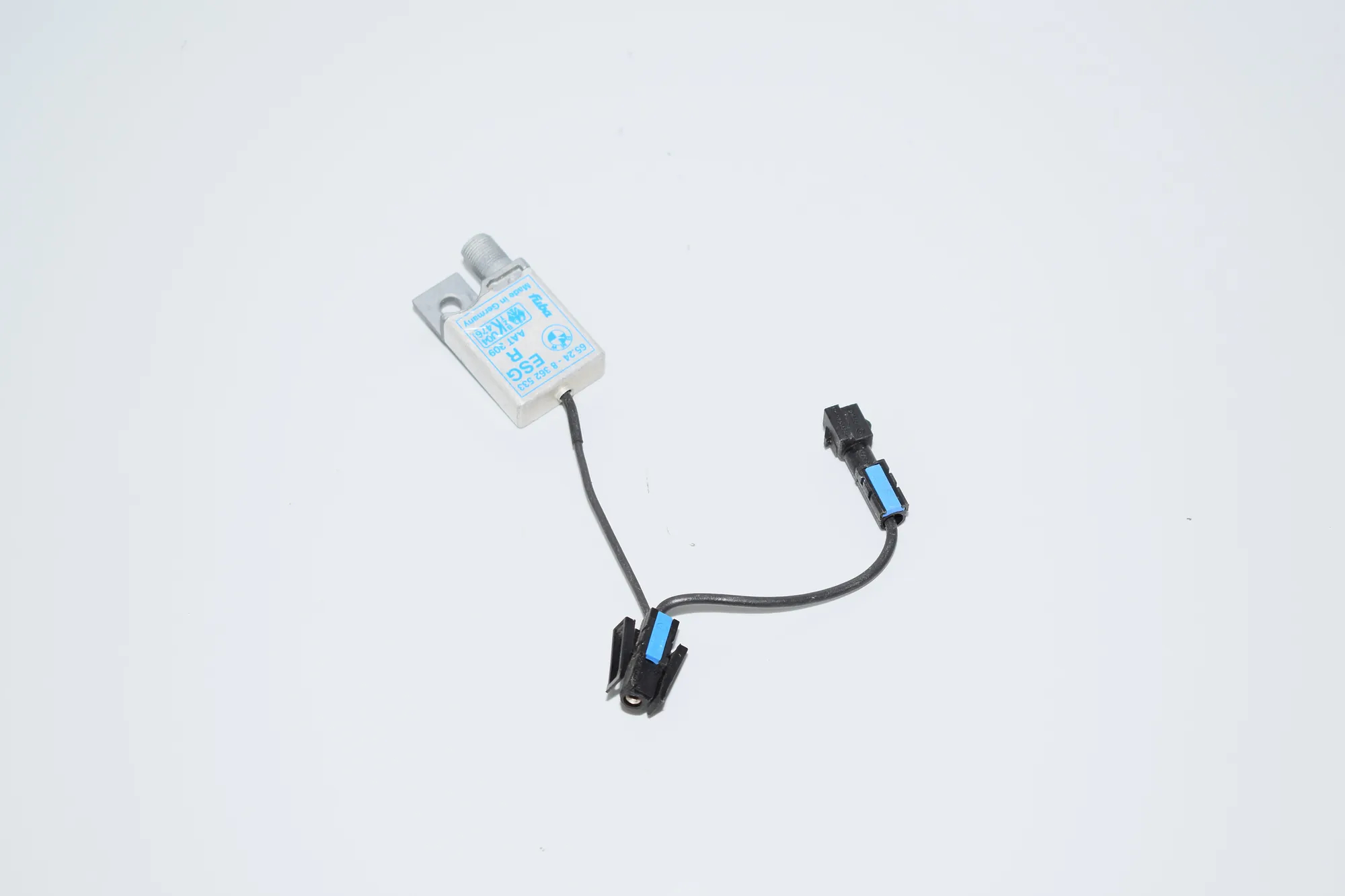 Antenna Amplifier – OEM 8362533 · BMW 5 Touring (E39) BMW 5 Touring (E39) 2001