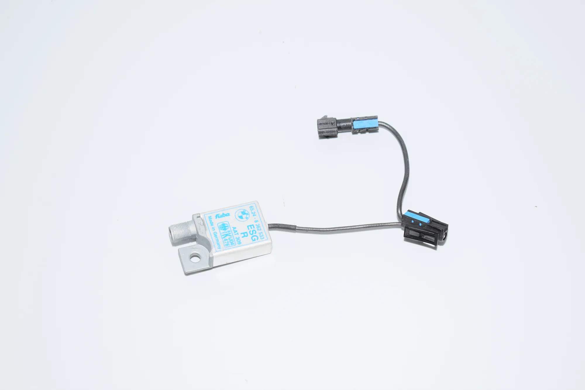 Antenna Amplifier – OEM 8362533 · BMW 5 Touring (E39) BMW 5 Touring (E39) 2001 – 3