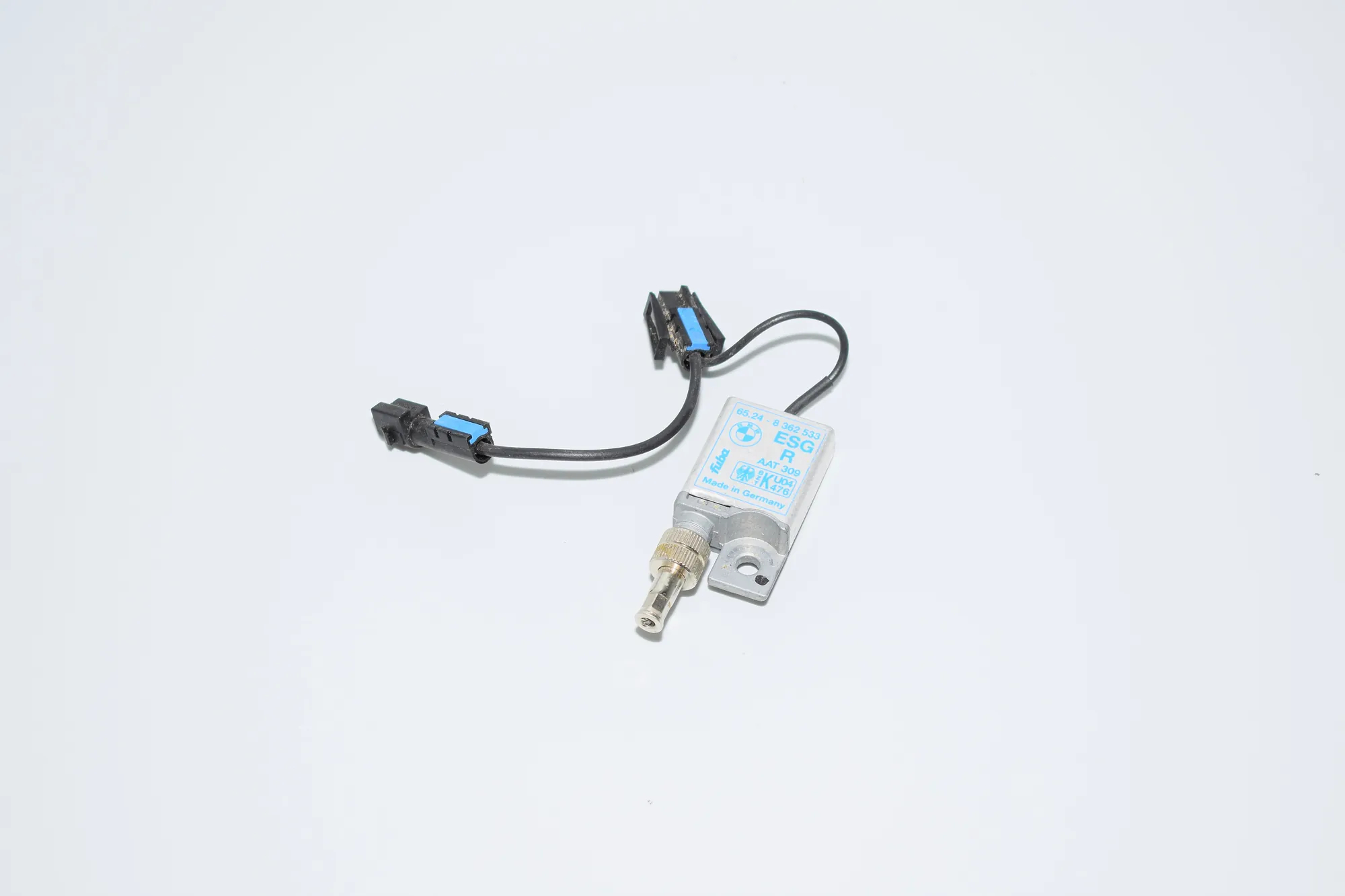 Antenna Amplifier – OEM 8362533 · BMW 5 Touring (E39) BMW 5 Touring (E39) 2001 – 2