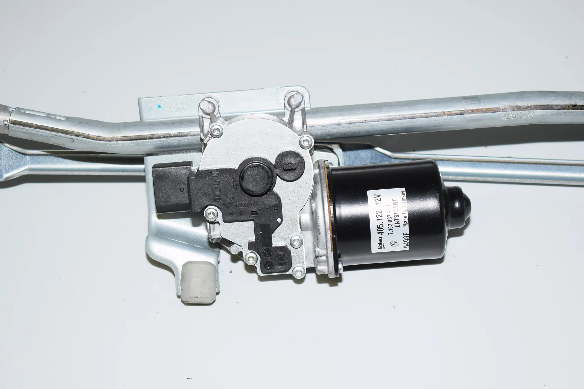 Front Windshield Wiper Mechanism – OEM 7193037 · BMW 1 (E81) 123 d 2009 – 3