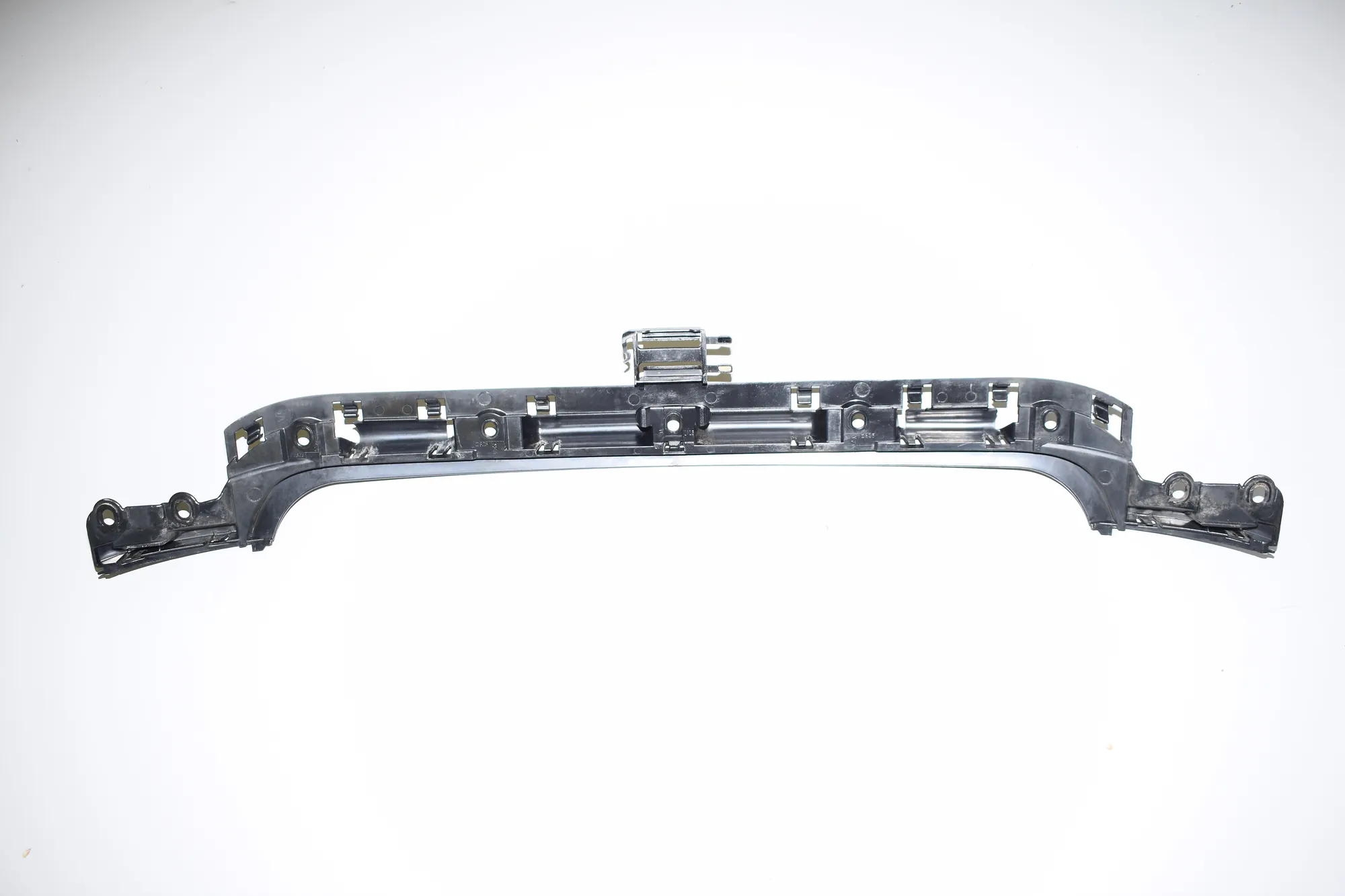 Rear Bumper Middle Bracket – OEM 7058521 · BMW 1 (E81) 123 d 2009 – 4