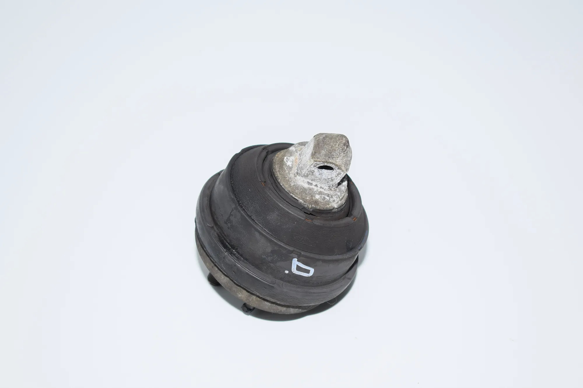 Right Side Engine Mount – OEM 1096514 · BMW 5 Touring (E39) 530 d 2003
