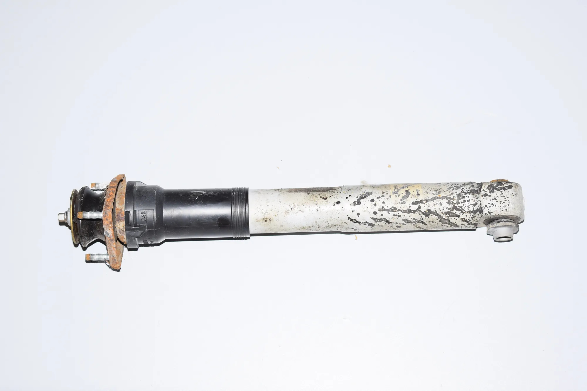 Rear Left Shock Absorber – OEM 1094052 · BMW 5 Touring (E39) 530 d 2003 – 2