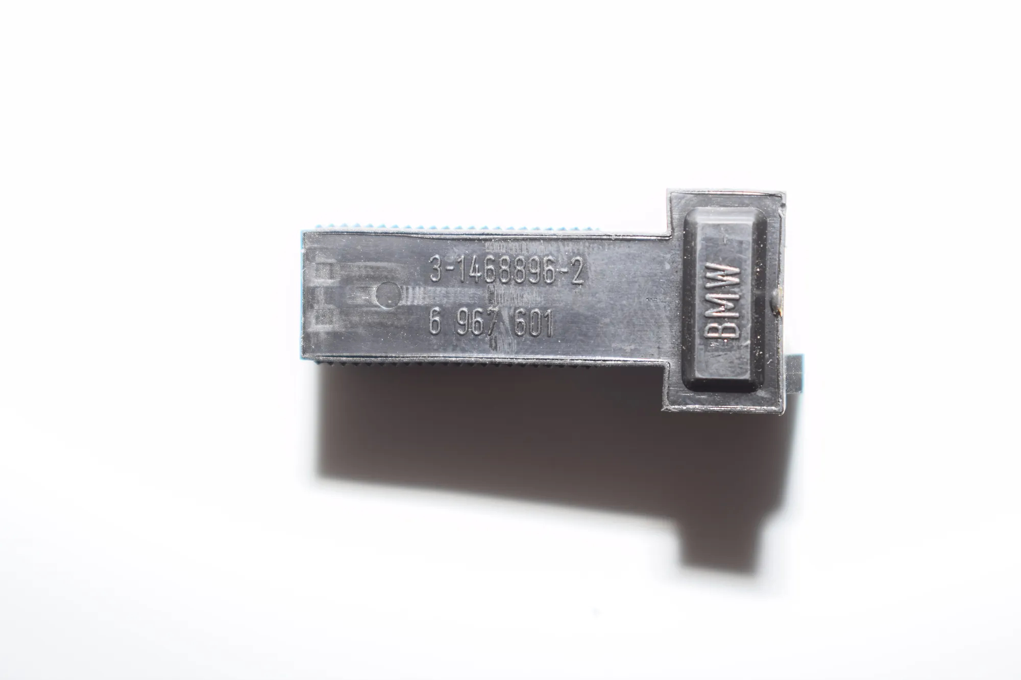 Brake Pedal Sensor – OEM 6967601 · BMW 6 Cabrio (E64) 650 i 2005 – 4