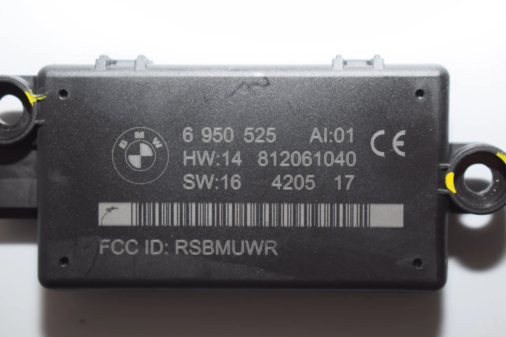 Other Control Units – OEM 6950525 · BMW 6 Cabrio (E64) 650 i 2005 – 4