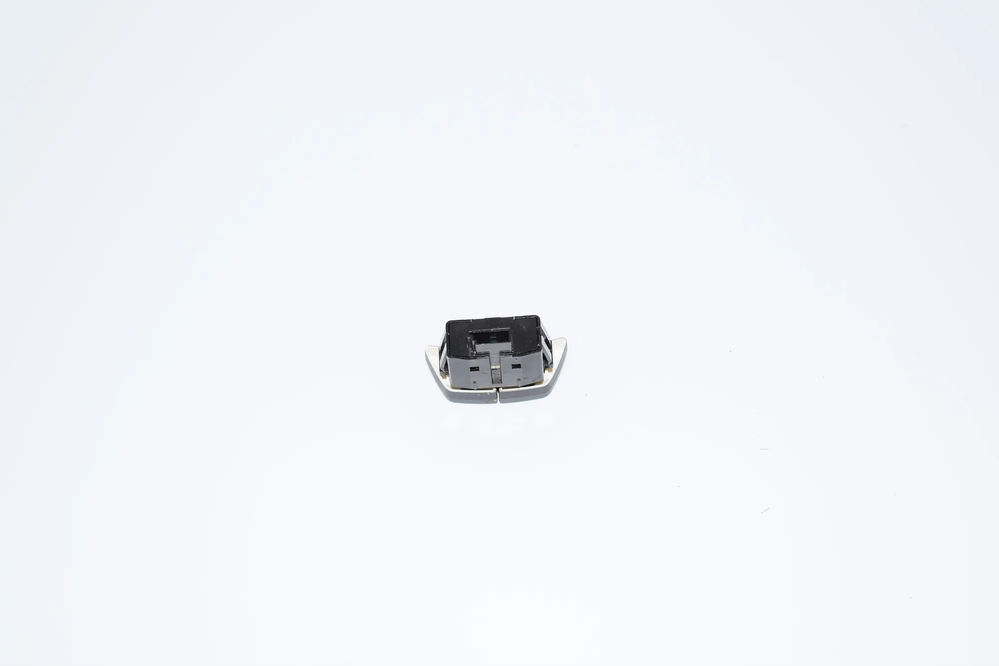 Switches – OEM 6921669 · BMW 6 Cabrio (E64) 650 i 2005 – 4