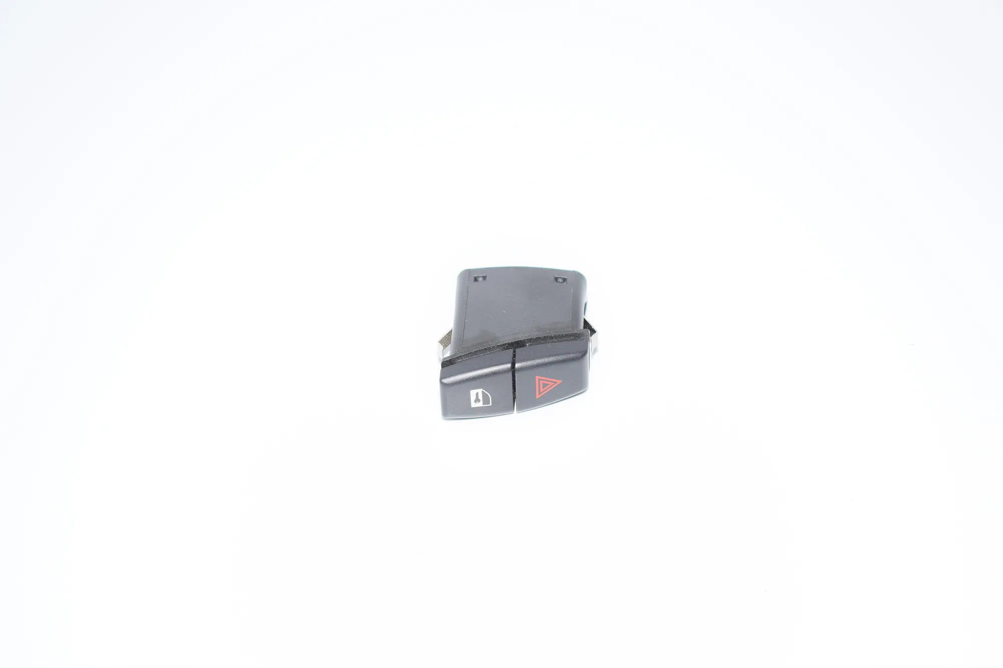 Hazard Button – OEM 6919506 · BMW 6 Cabrio (E64) 650 i 2005